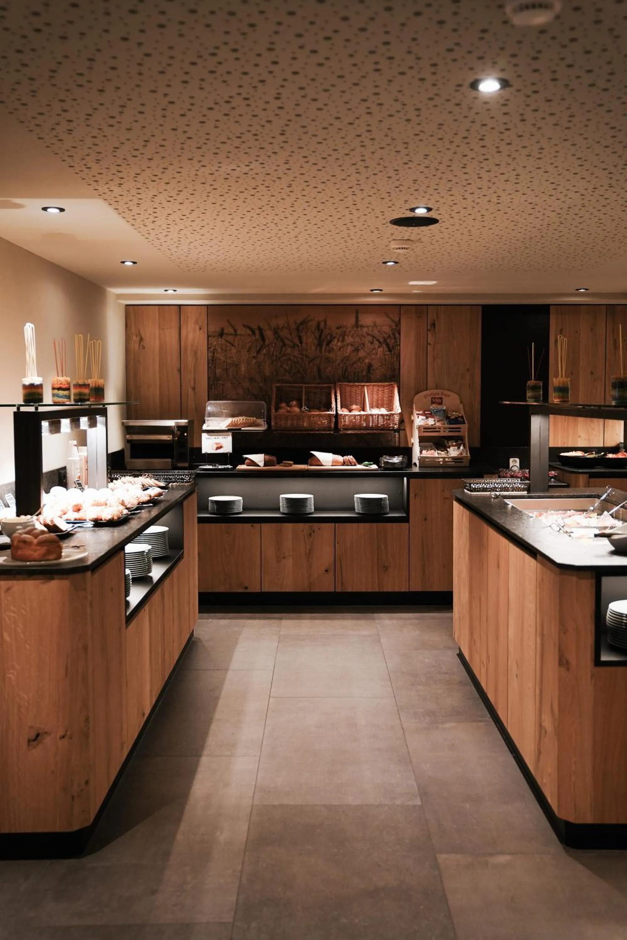 Restaurant/places to eat in Hotel Sun Valley