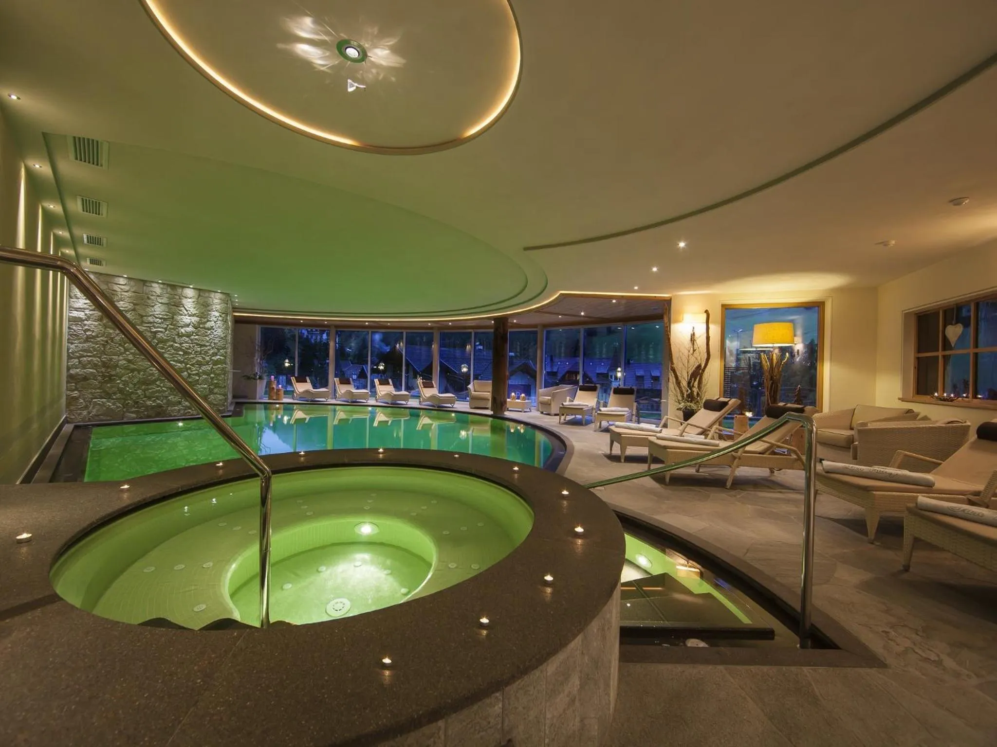 Hot Tub in Hotel Sun Valley