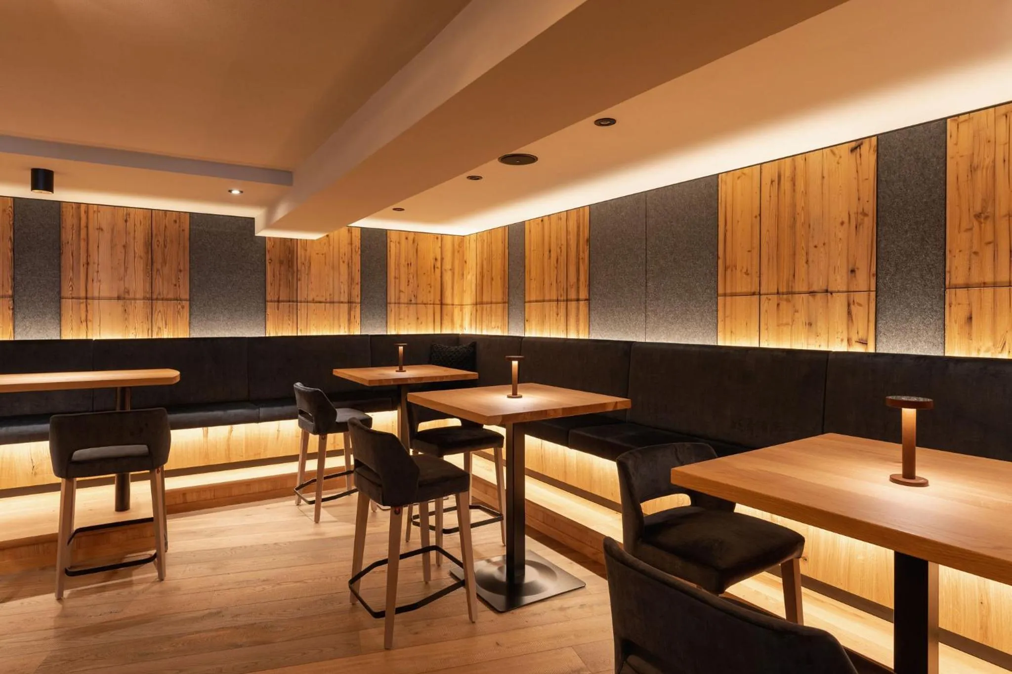 Restaurant/places to eat in Hotel Sun Valley