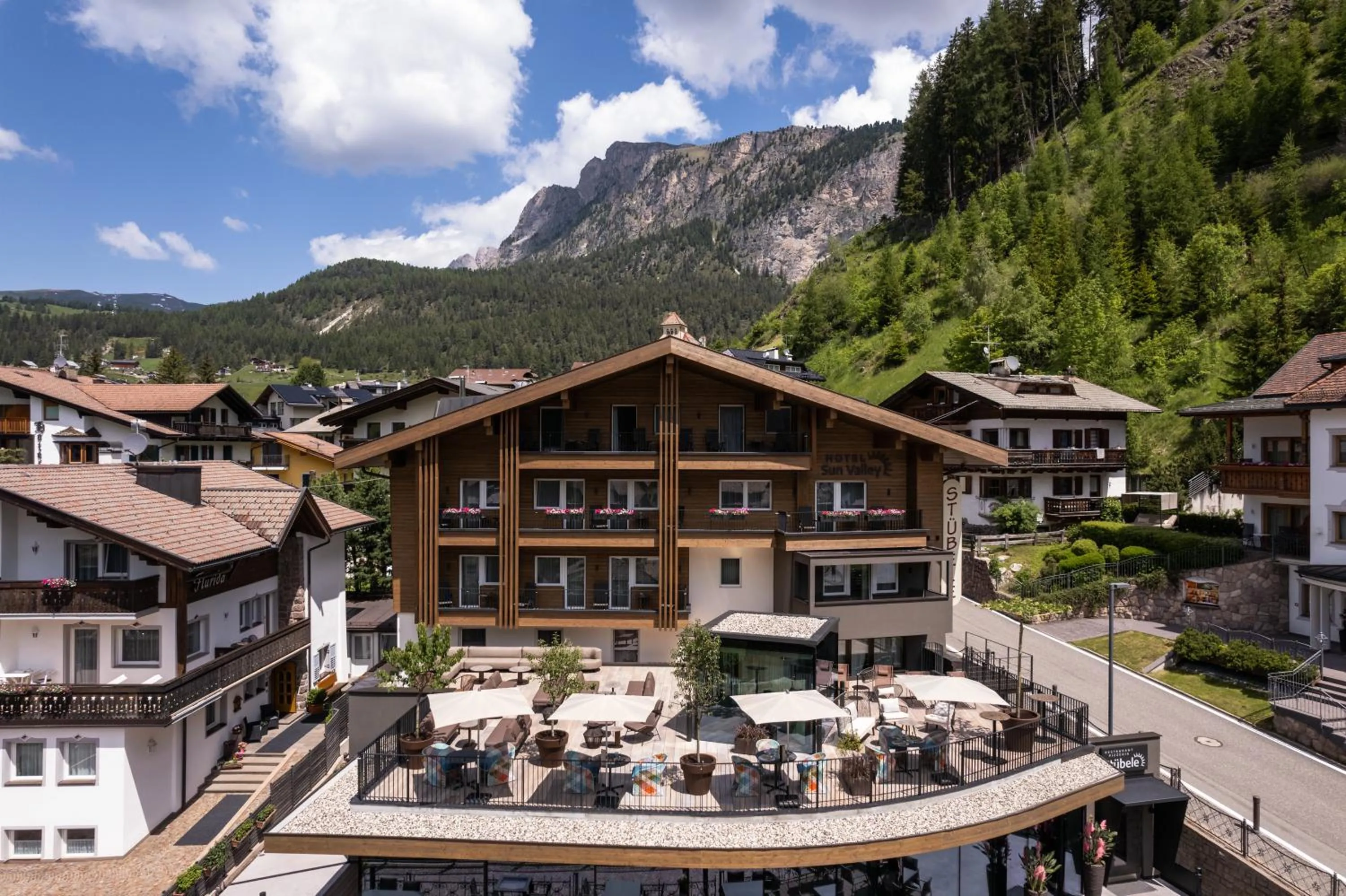 Property building in Hotel Sun Valley