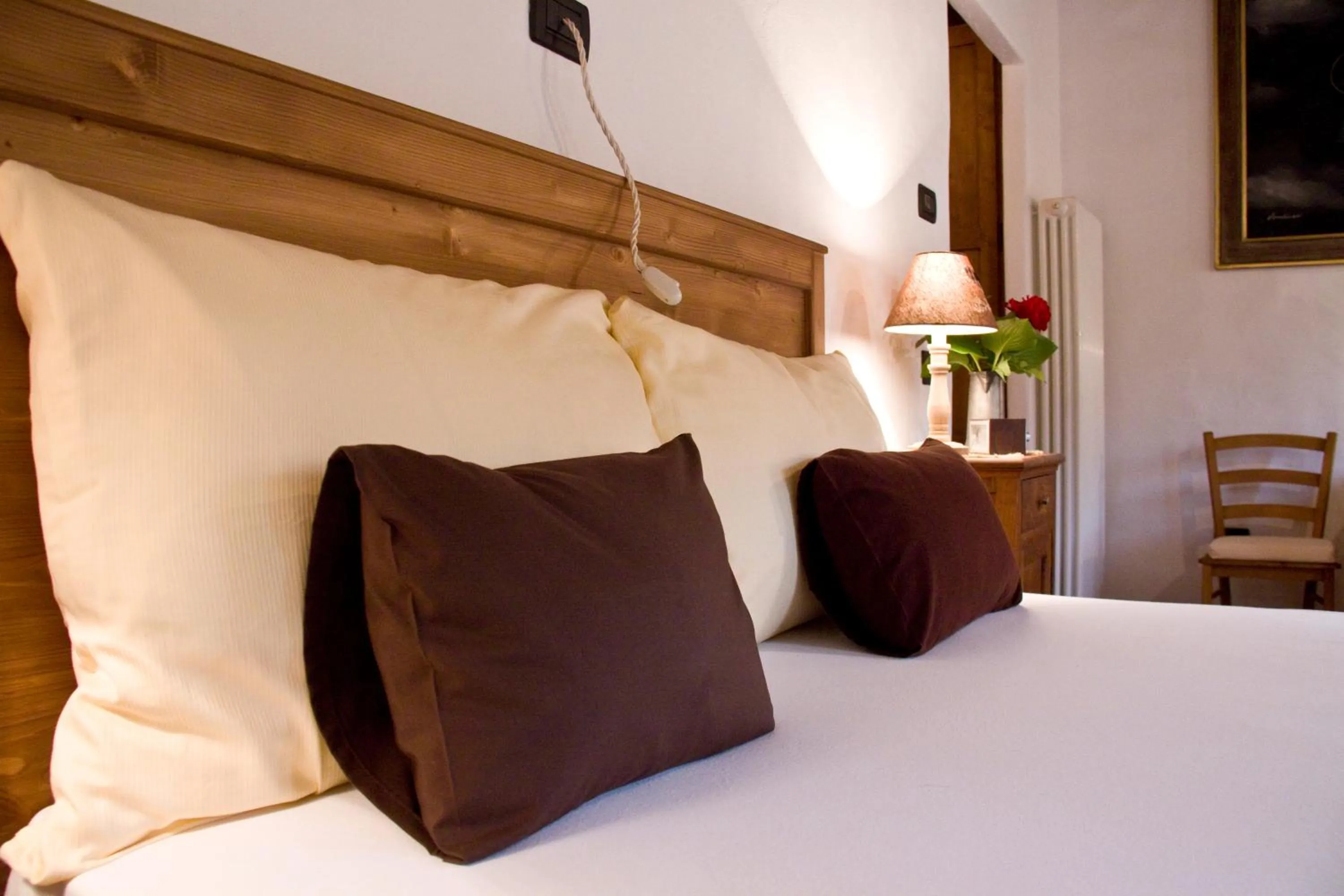 Decorative detail, Bed in Contrada Beltramelli