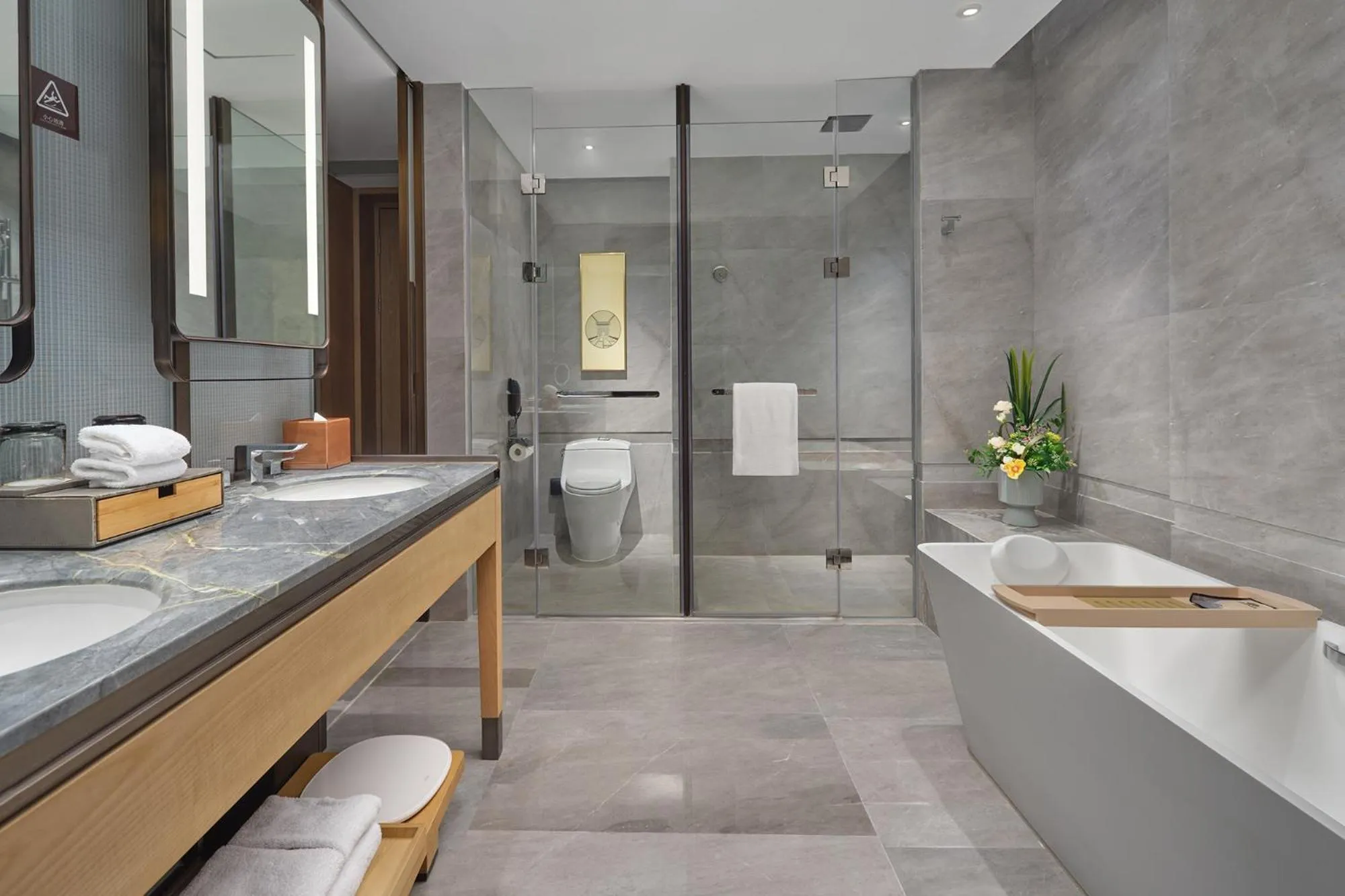 Bathroom in Dongguan DongCheng International Hotel