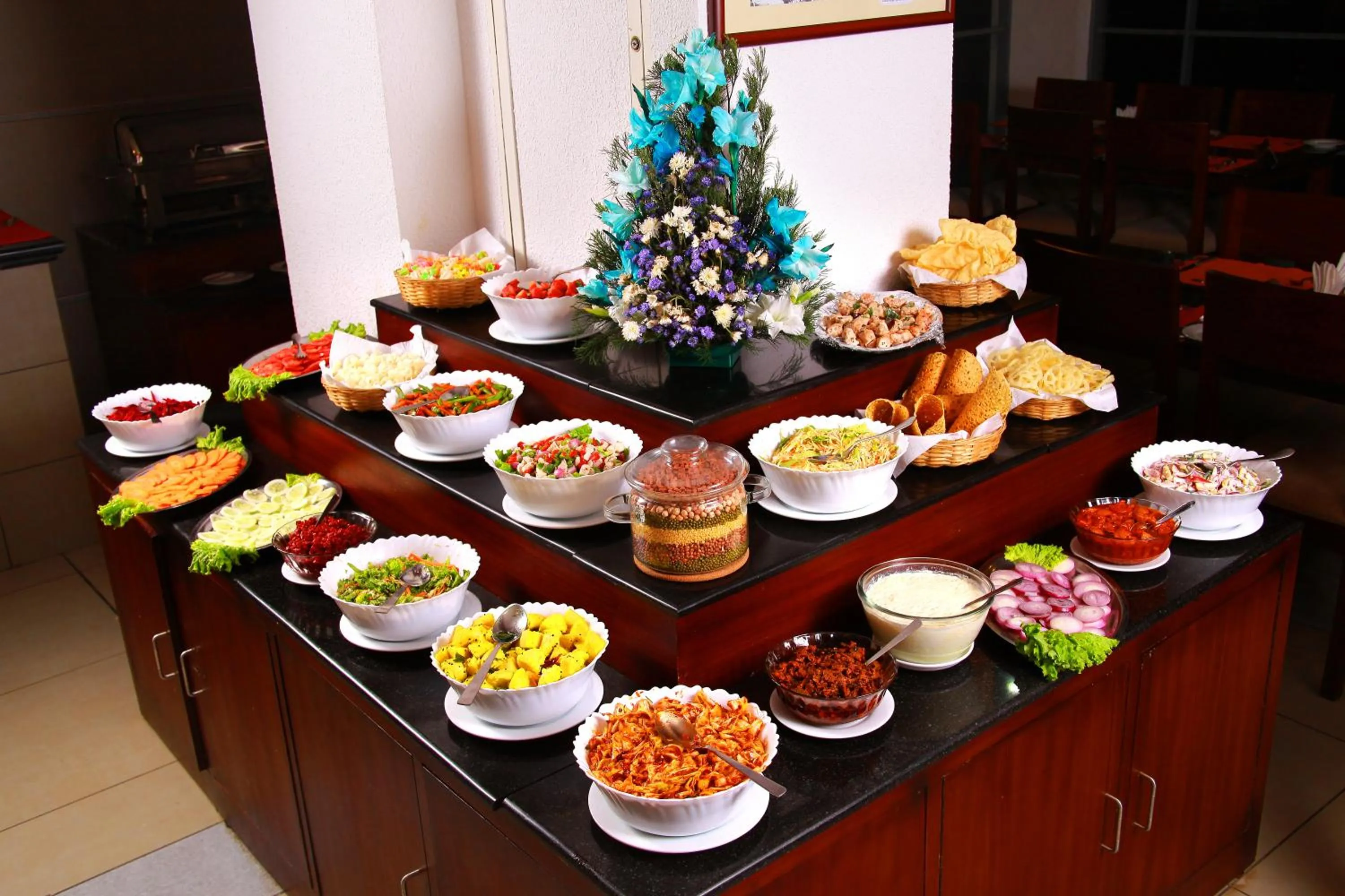 Restaurant/places to eat in Grand Plaza