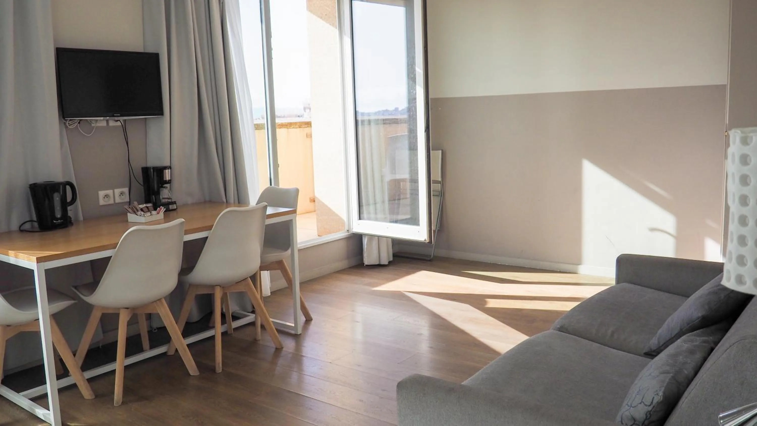 Seating area in Zenitude Hôtel Résidences Marseille Saint-Charles