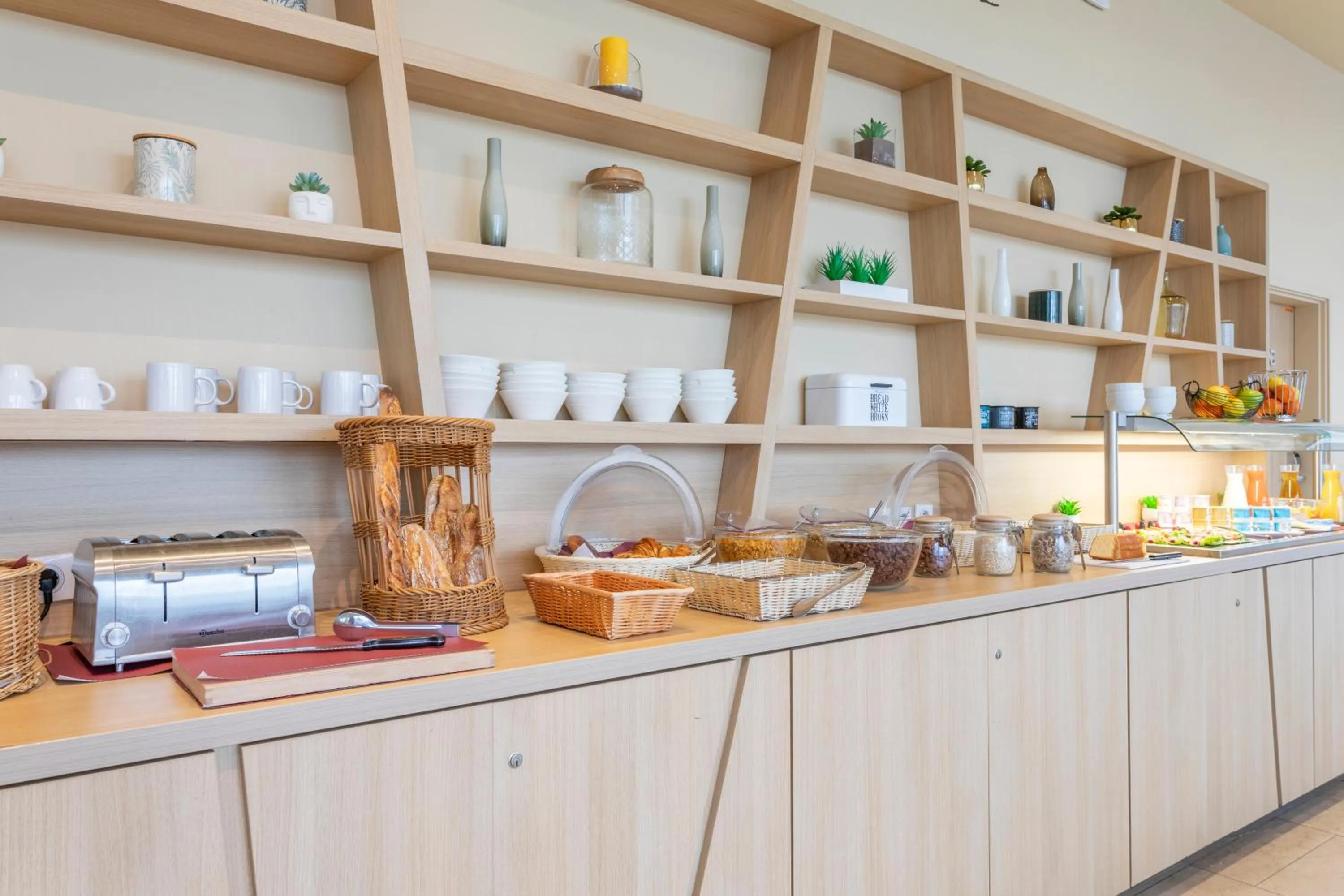 Breakfast in Zenitude Hôtel Résidences Marseille Saint-Charles