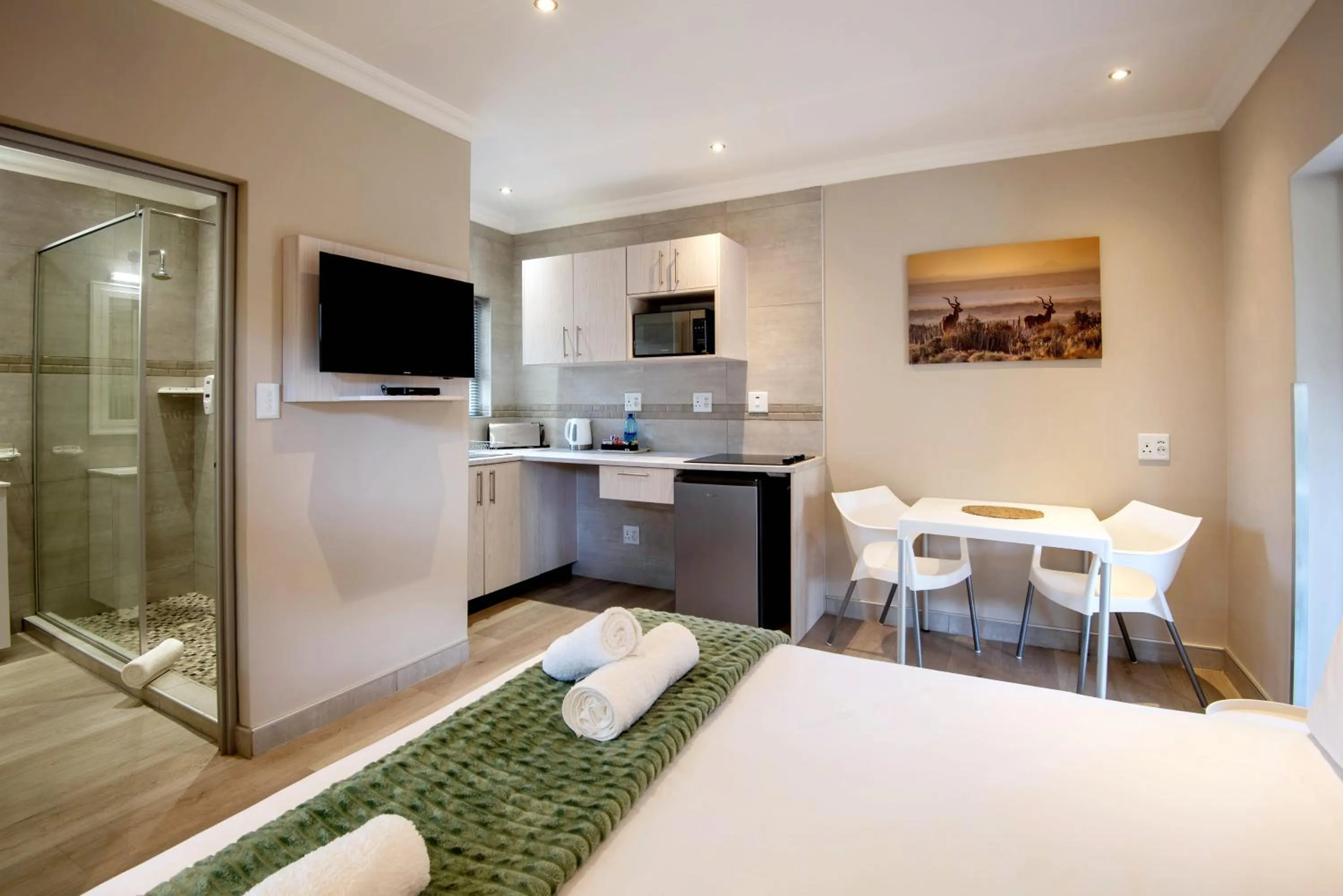 Bed in Arebbusch Travel Lodge