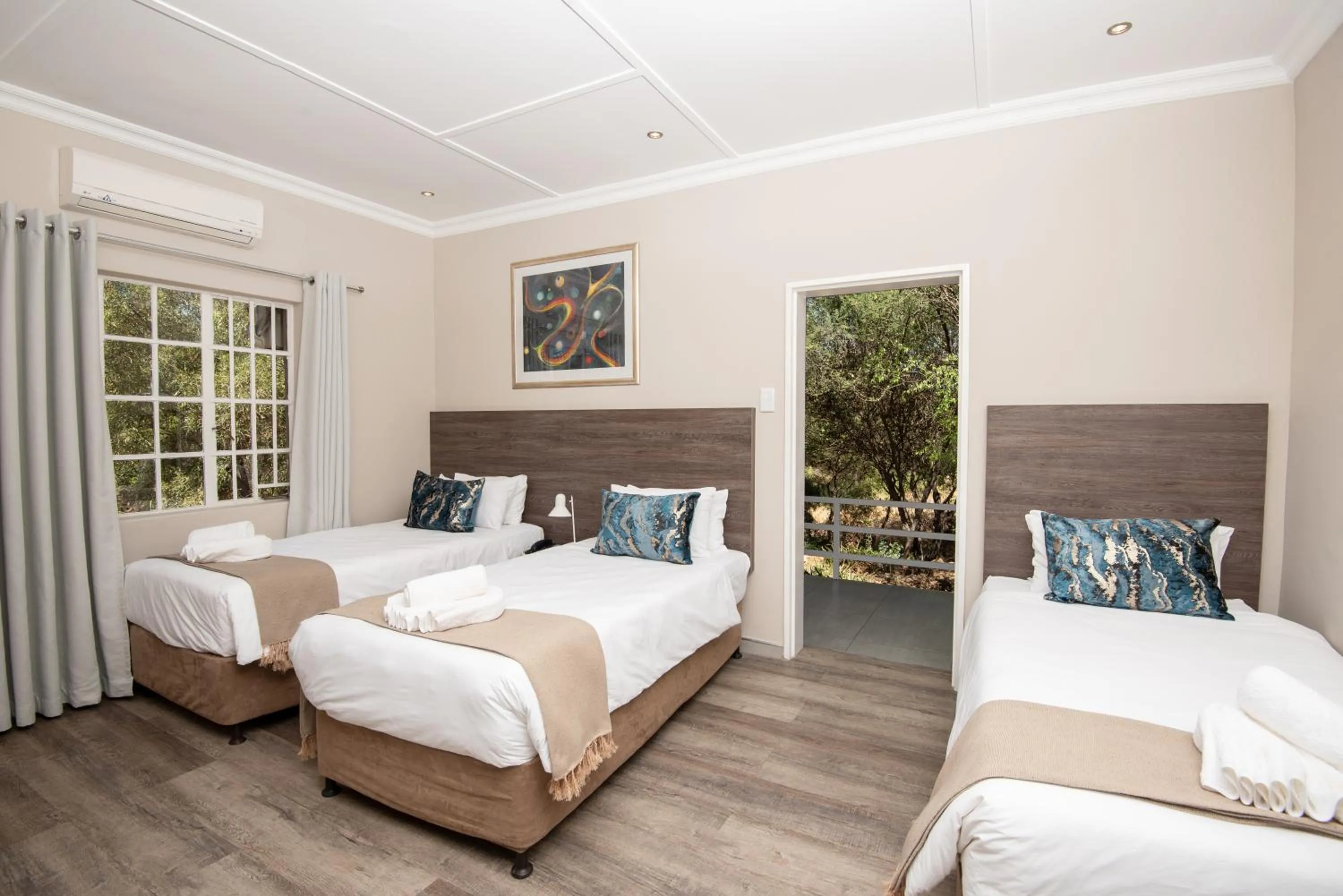 Bed in Arebbusch Travel Lodge