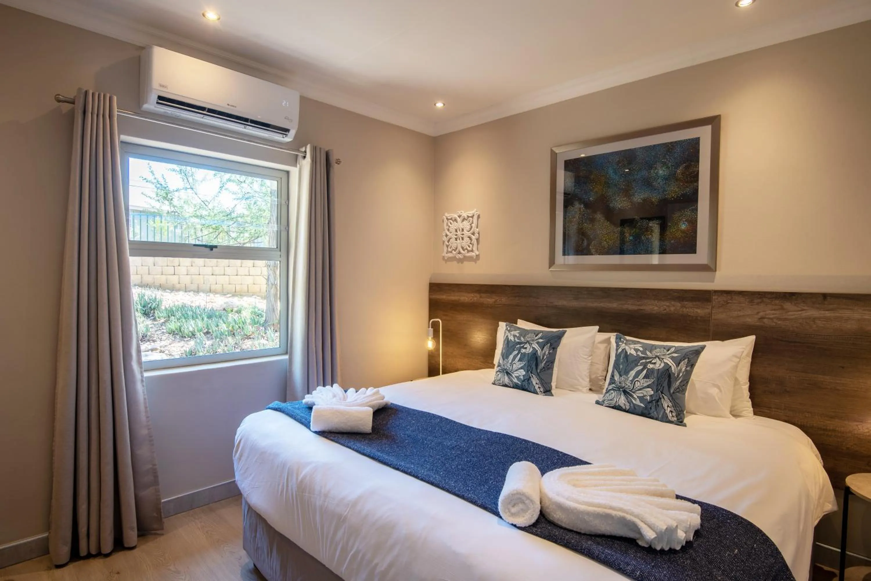 Bed in Arebbusch Travel Lodge