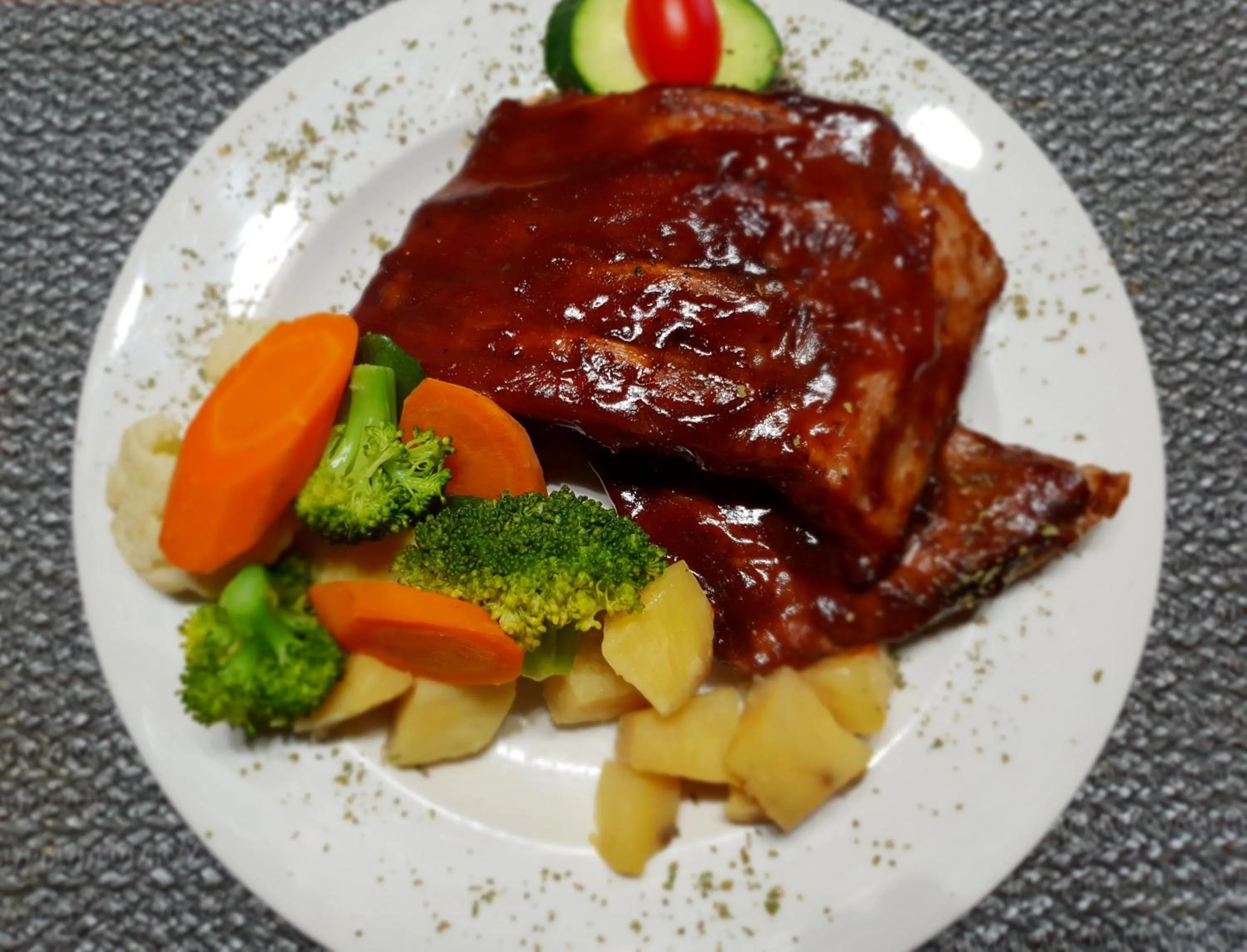 Food in Arebbusch Travel Lodge