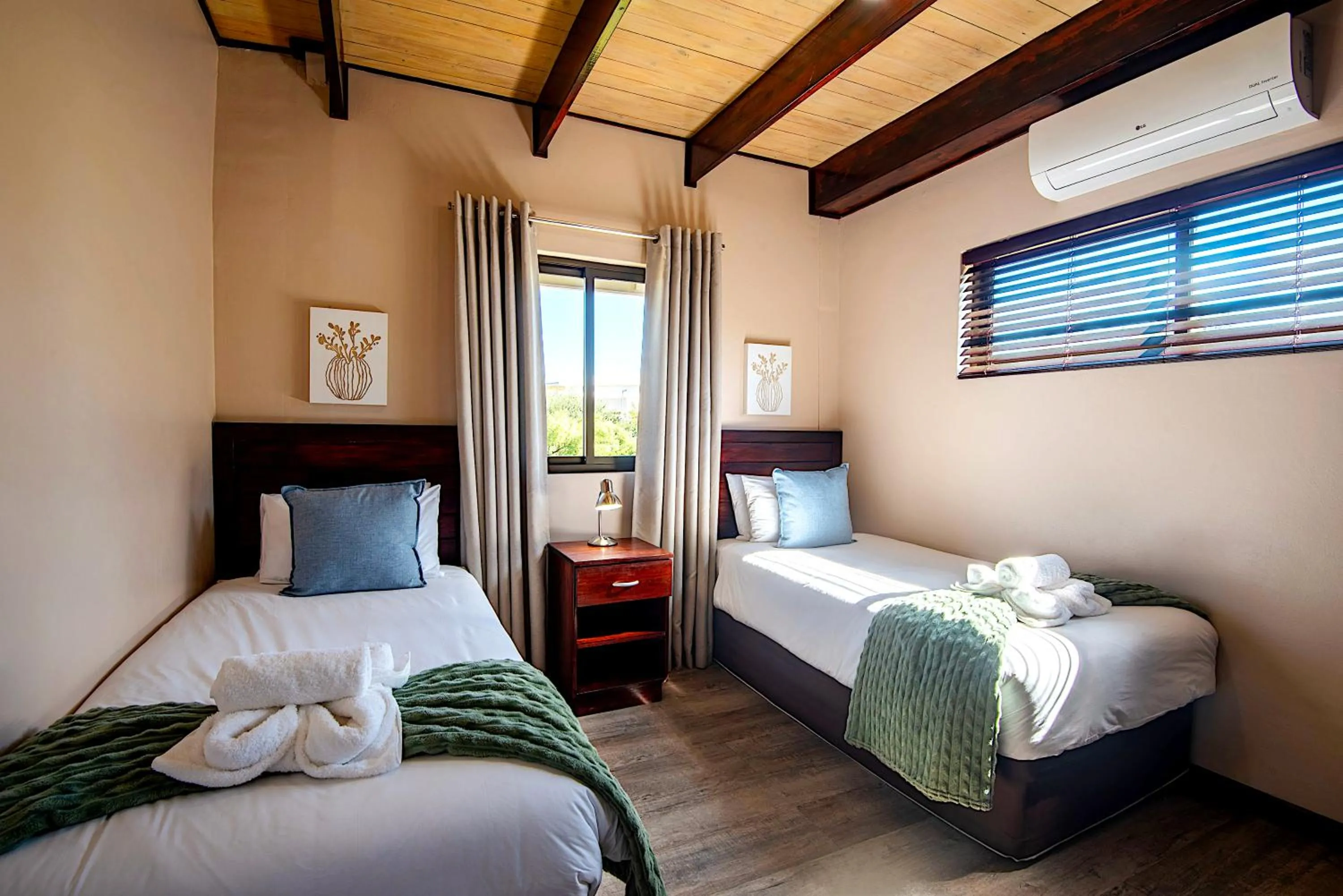 Bed in Arebbusch Travel Lodge