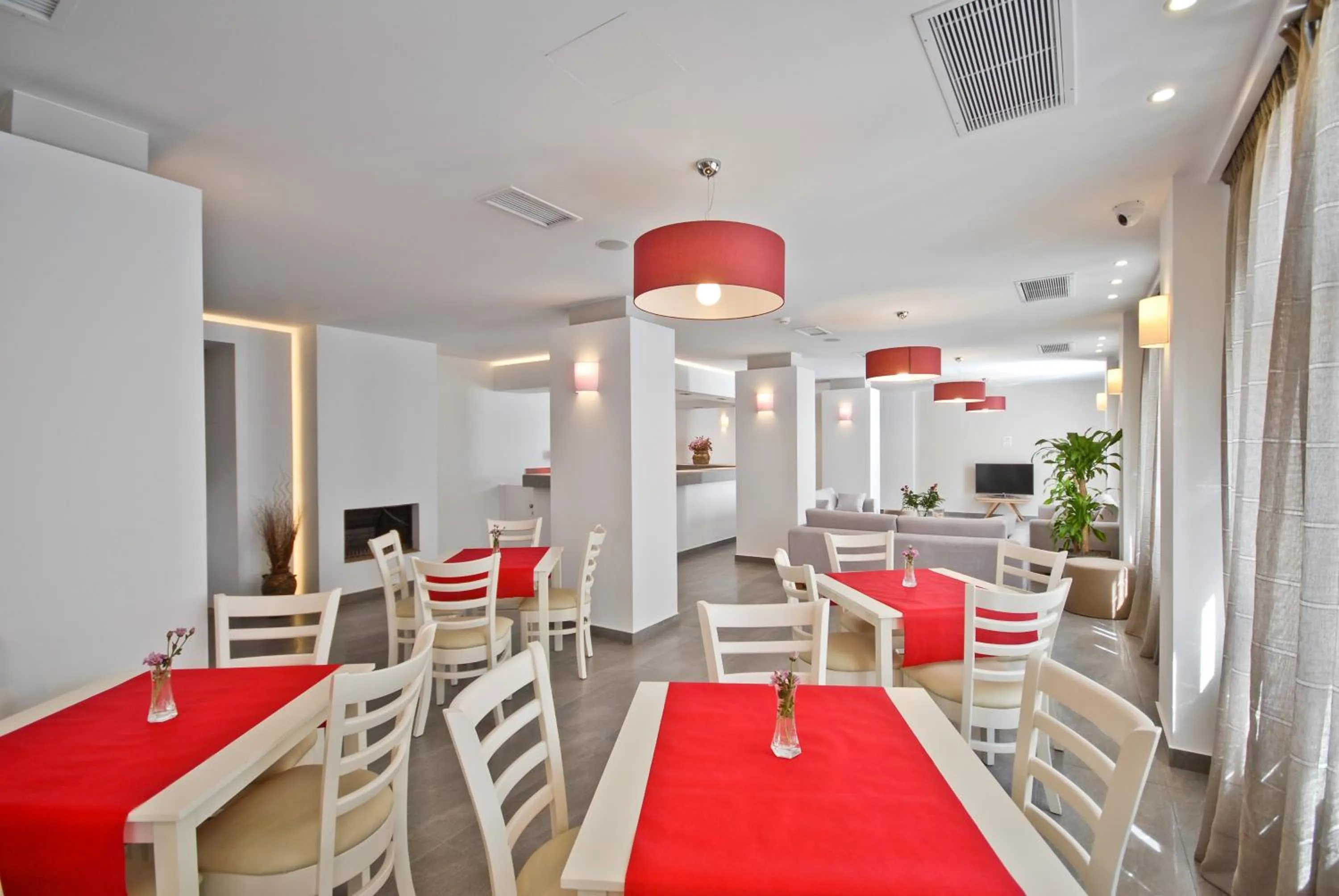Restaurant/places to eat in Xenia Hotel