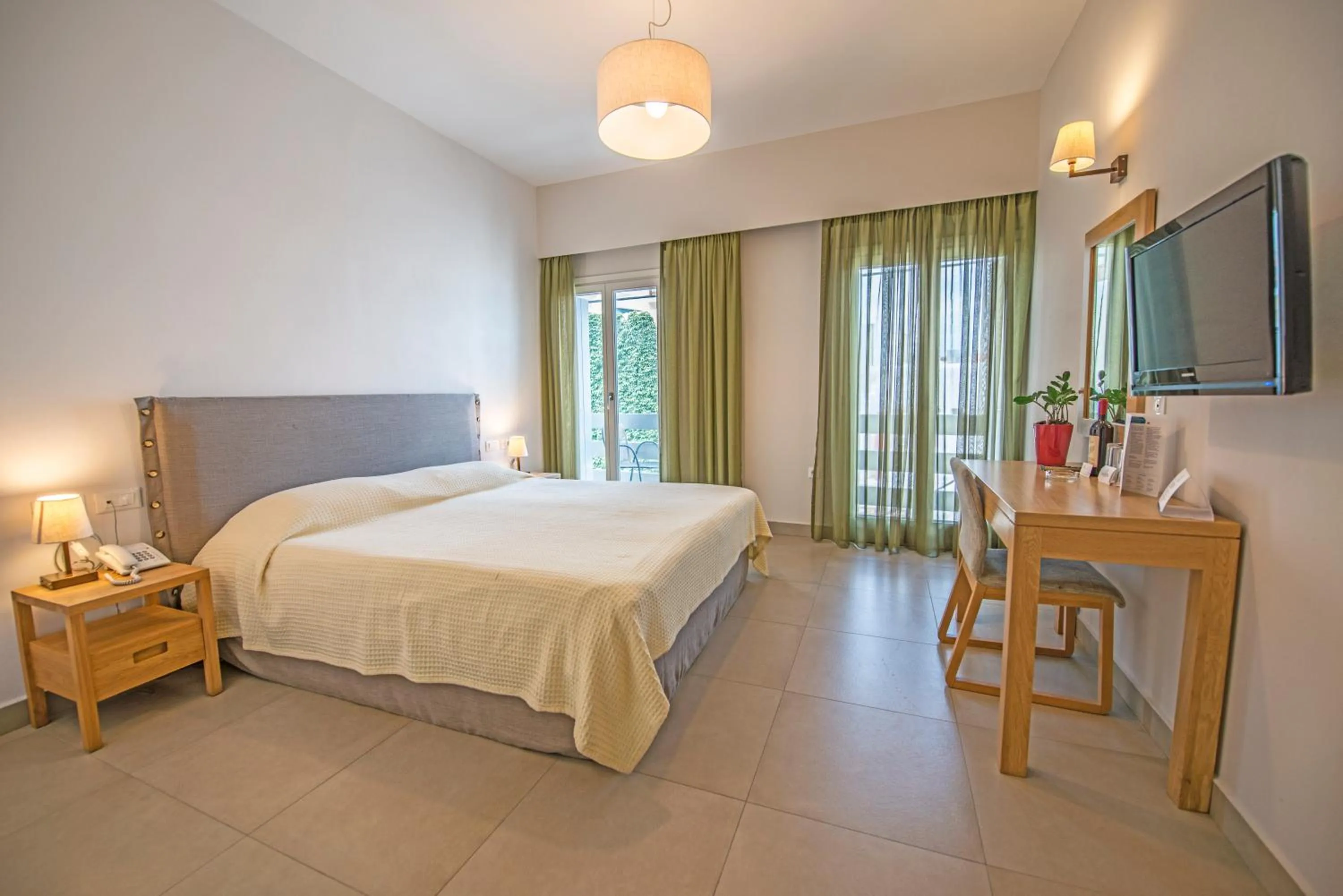 Photo of the whole room, Bed in Xenia Hotel