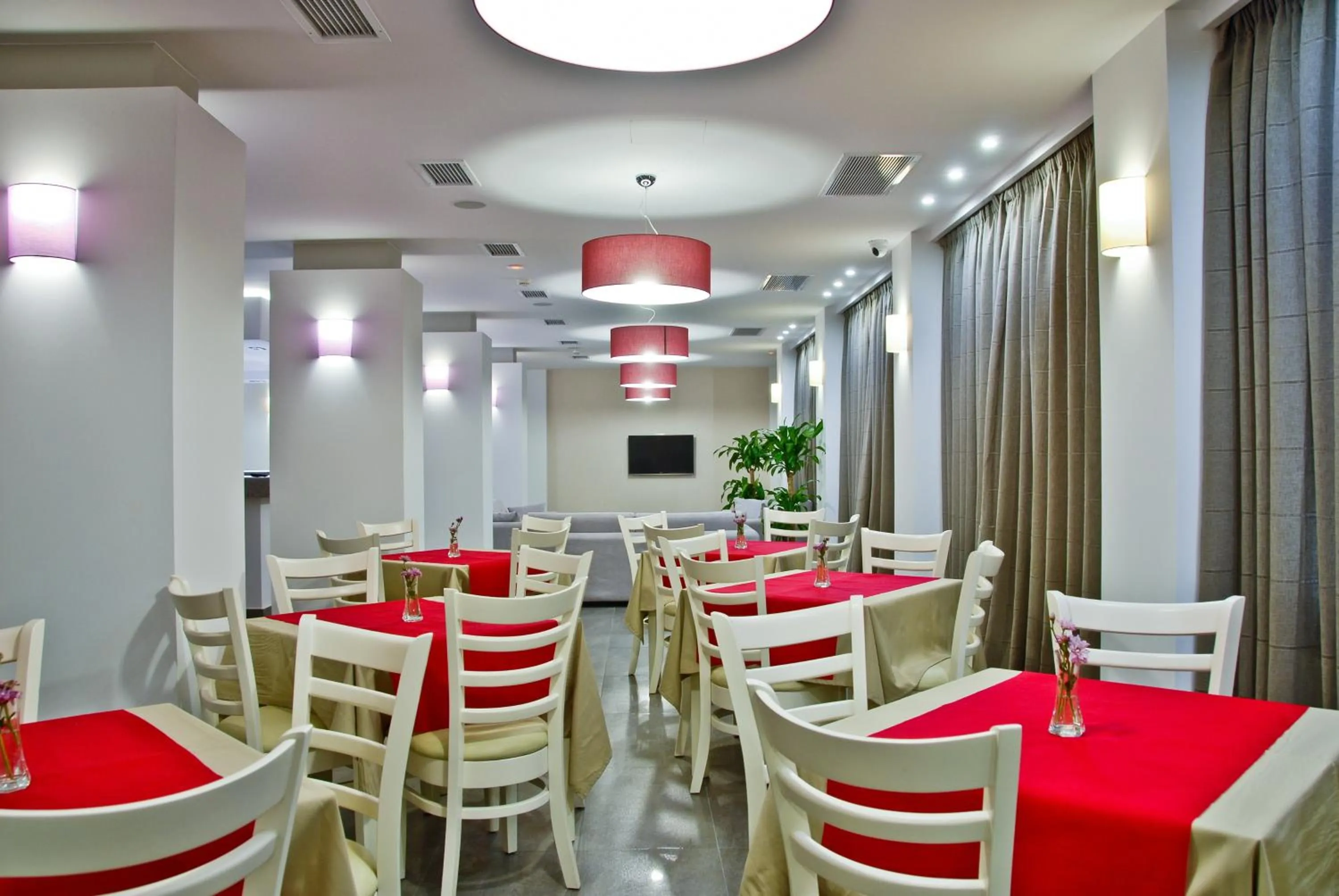 Restaurant/places to eat in Xenia Hotel
