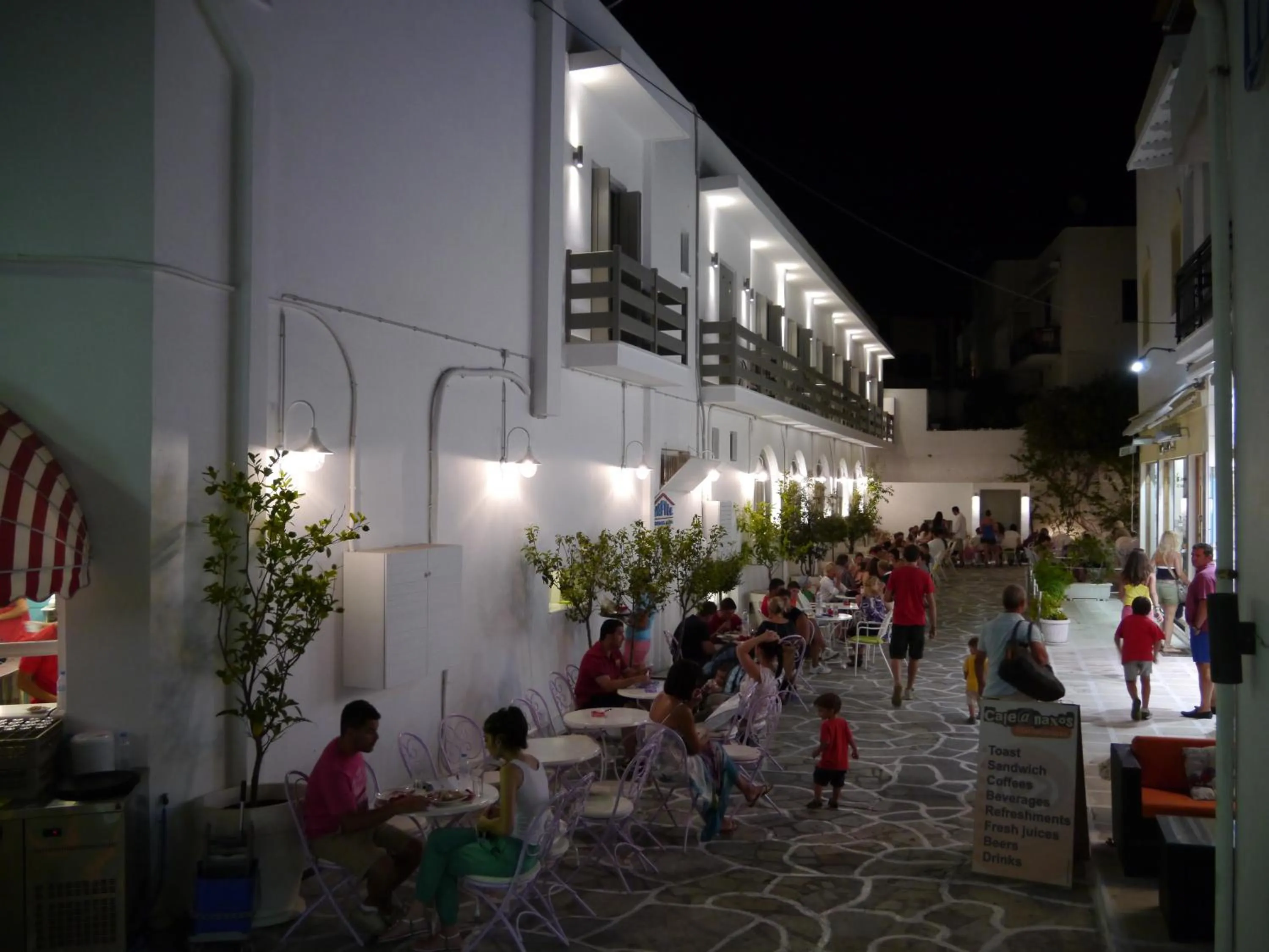 Area and facilities in Xenia Hotel