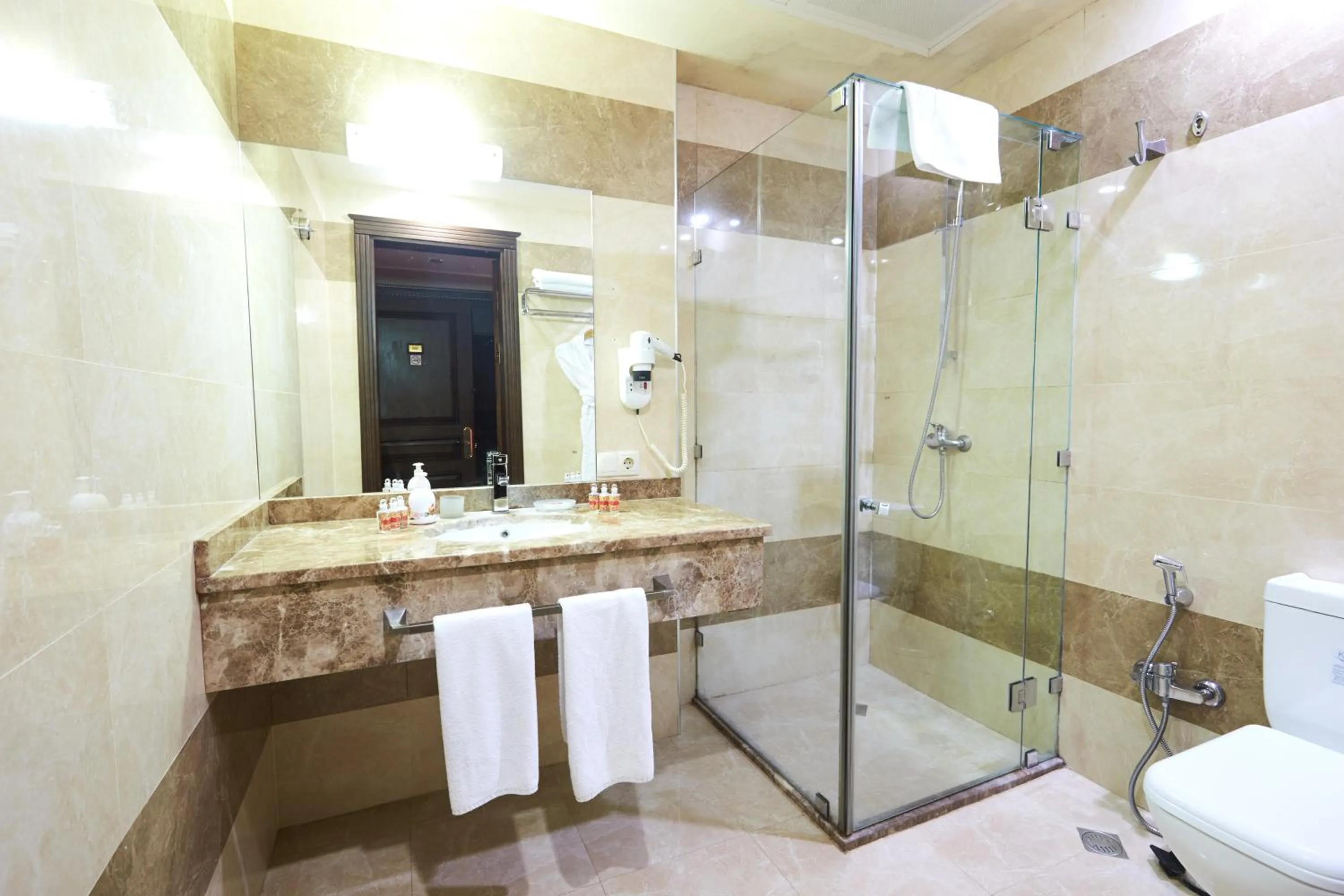 Toilet in Smith Hotel