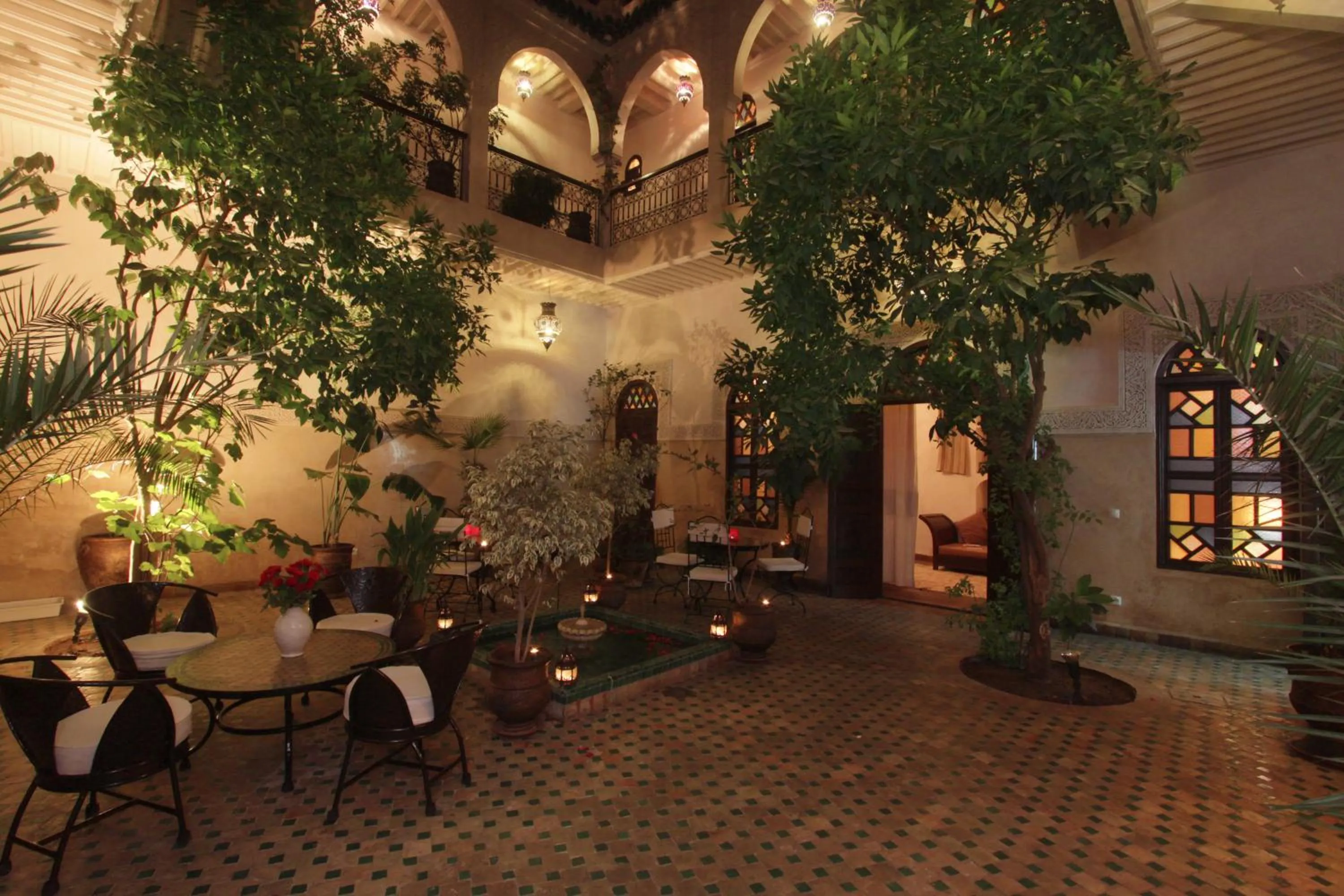 Restaurant/places to eat in Riad Massiba