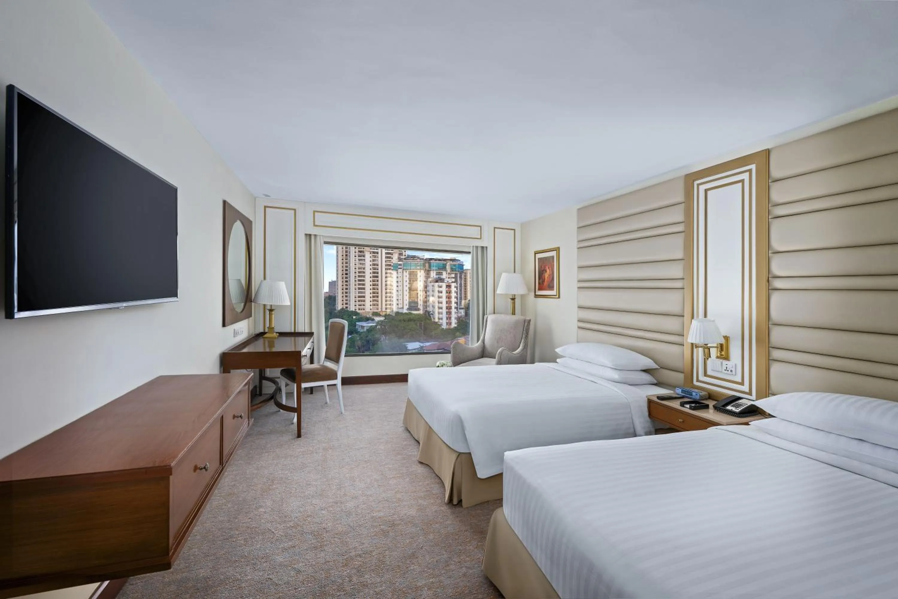 Bed in Karachi Marriott Hotel