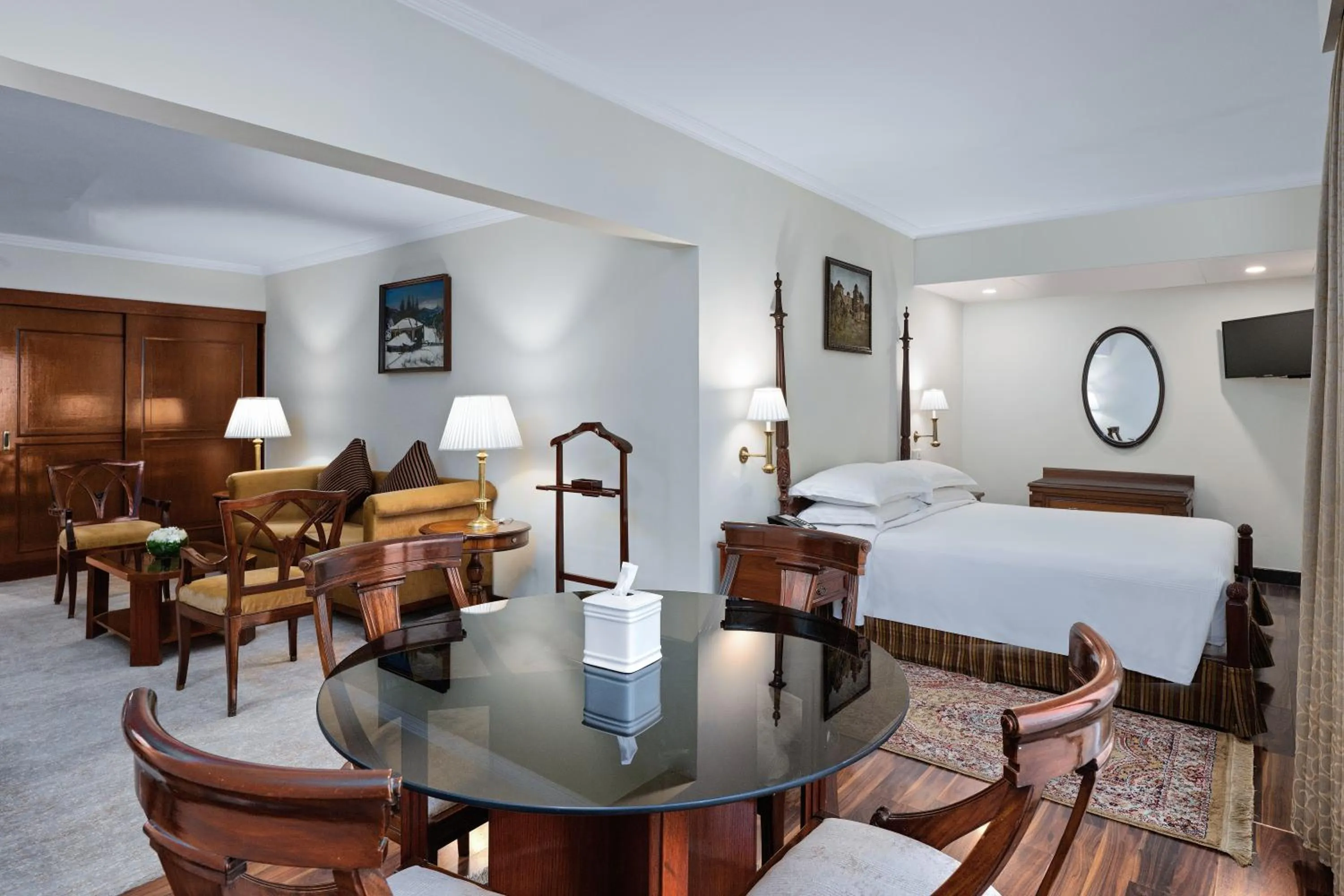 Bed in Karachi Marriott Hotel