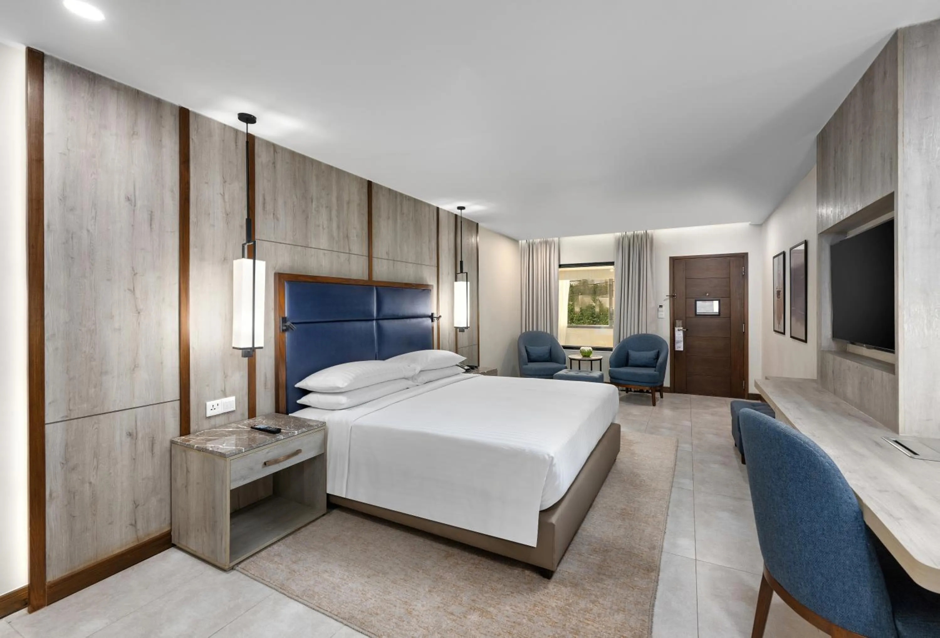 Bed in Karachi Marriott Hotel