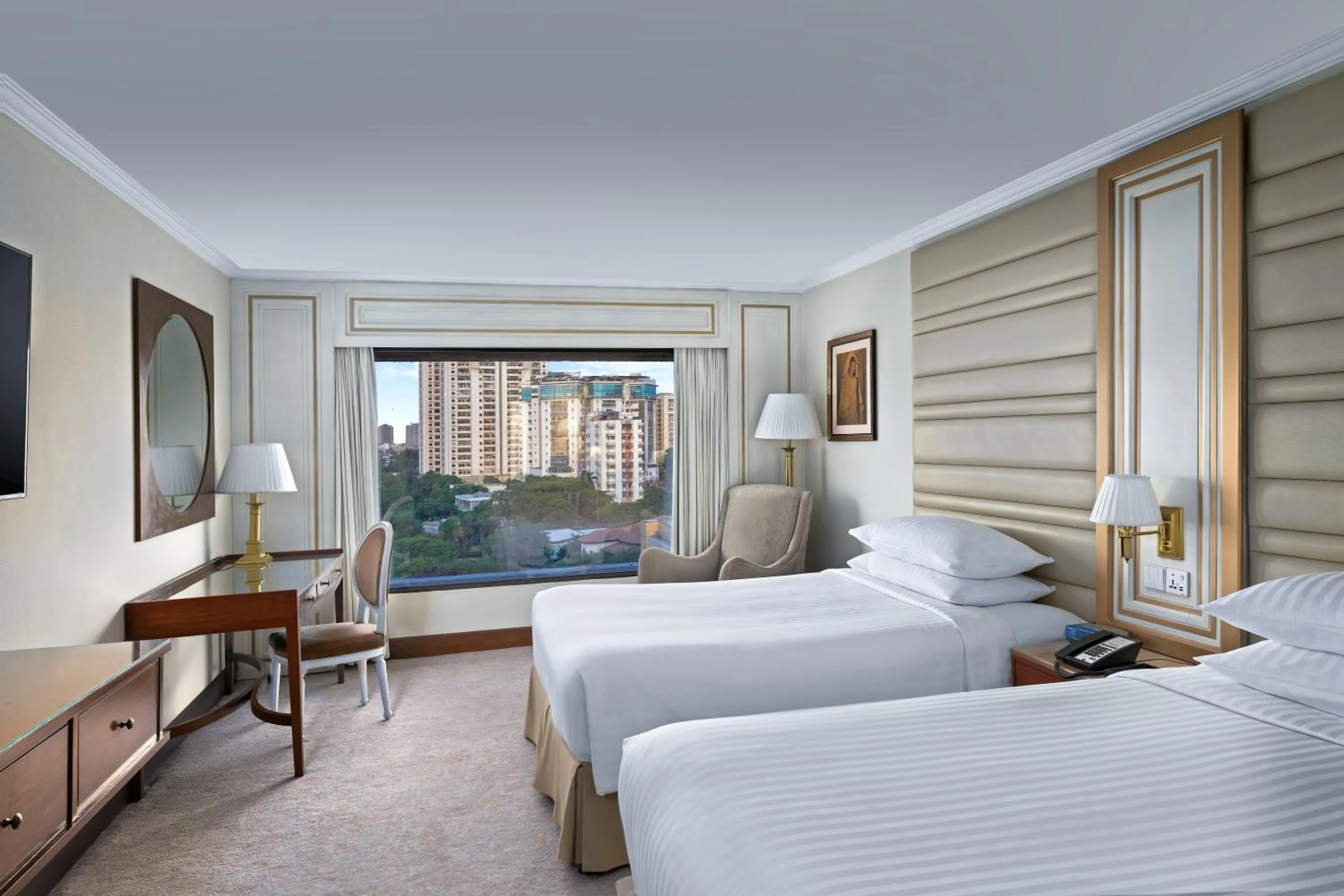 Bed in Karachi Marriott Hotel