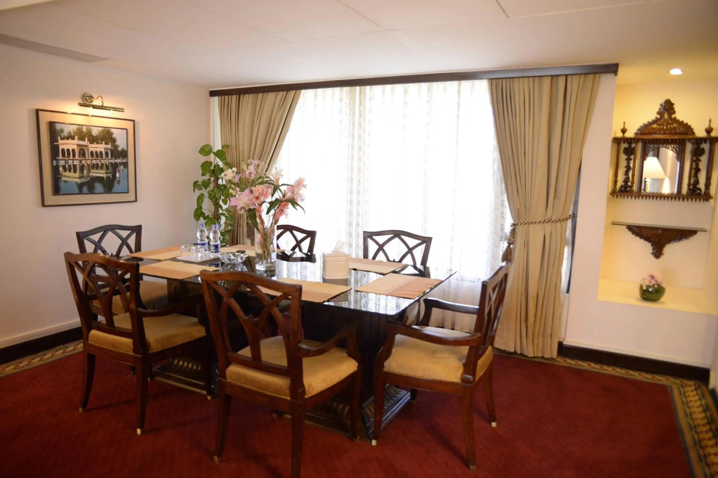 Bedroom in Karachi Marriott Hotel