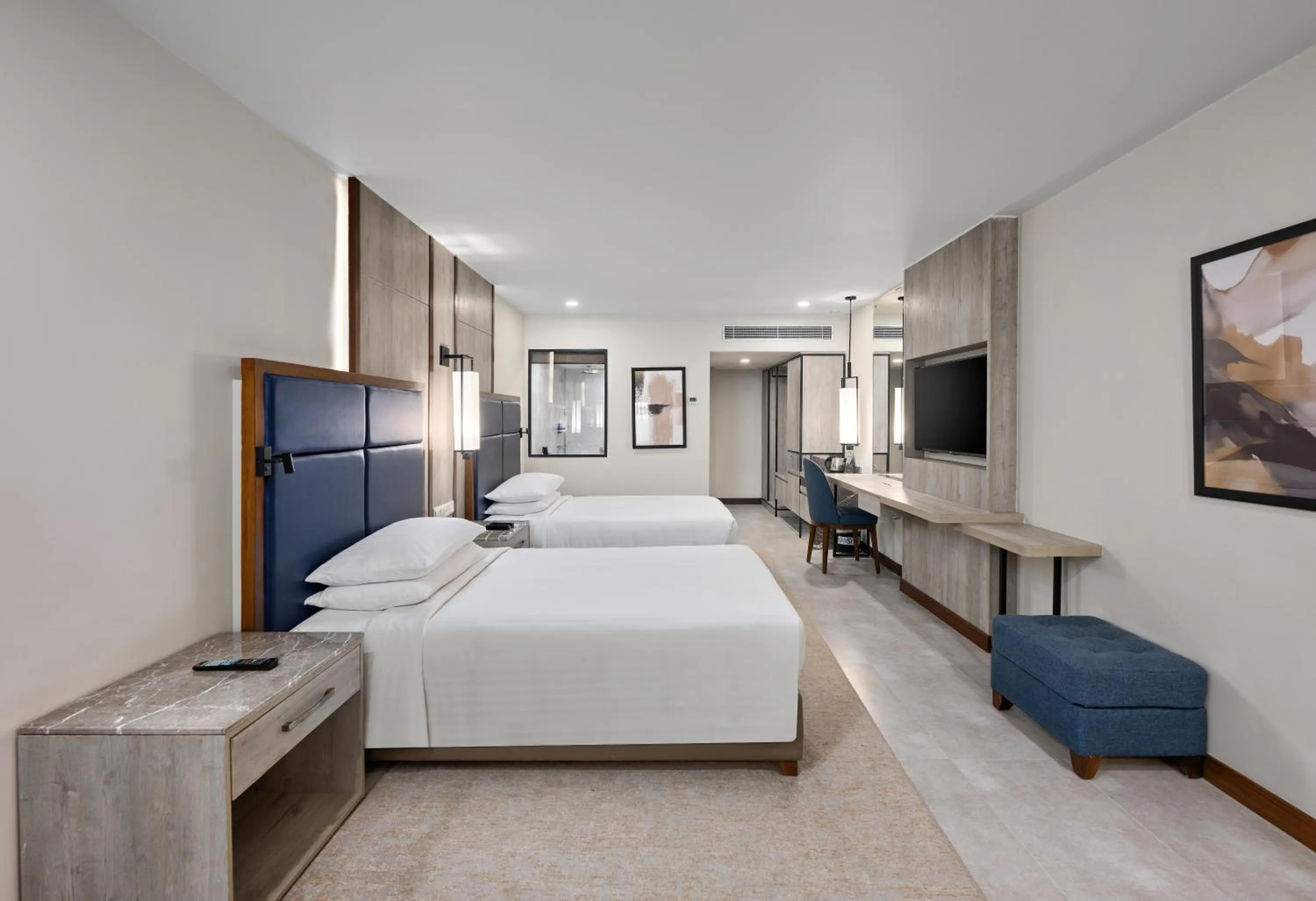 Bed in Karachi Marriott Hotel