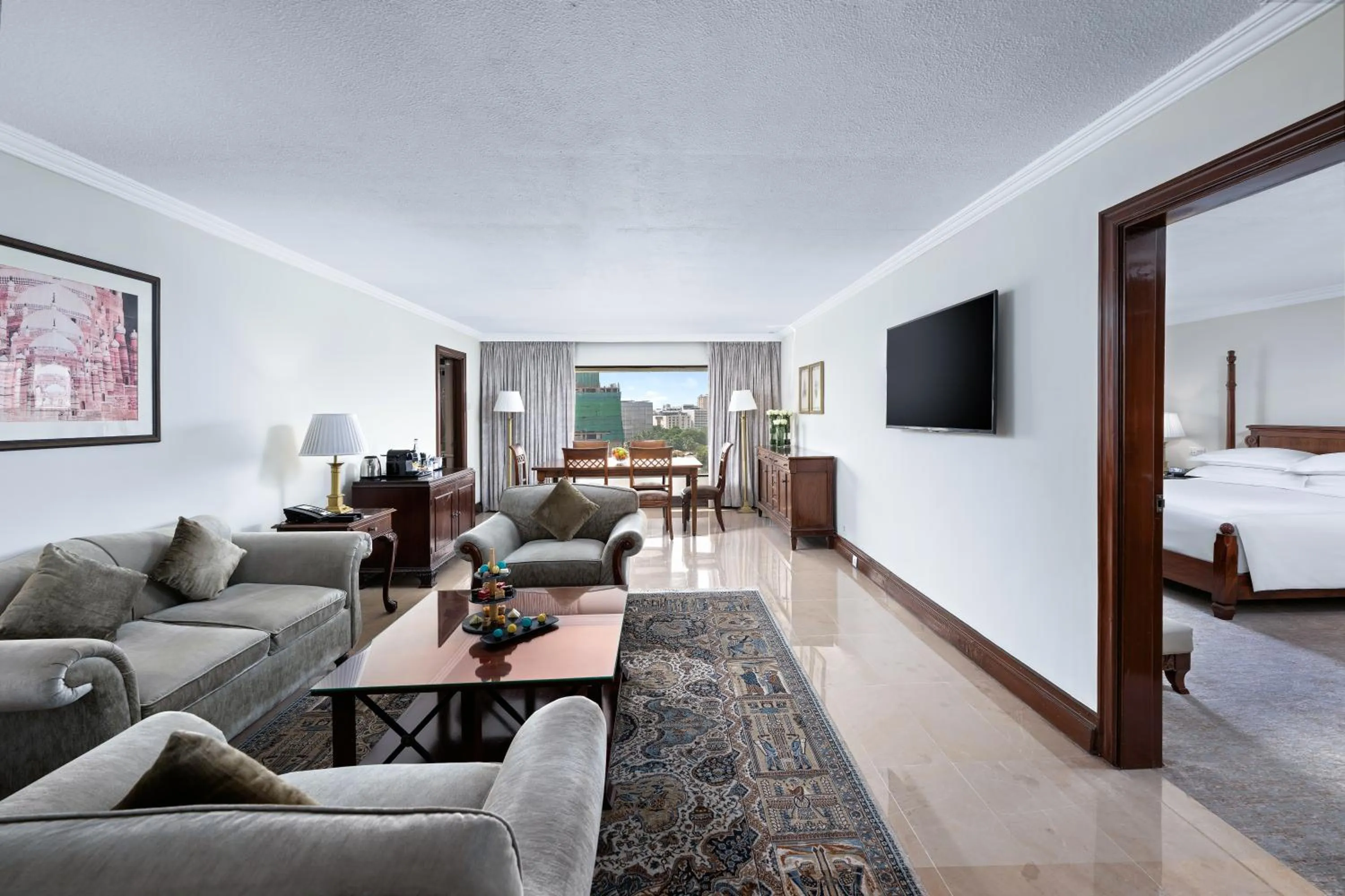 Bed in Karachi Marriott Hotel