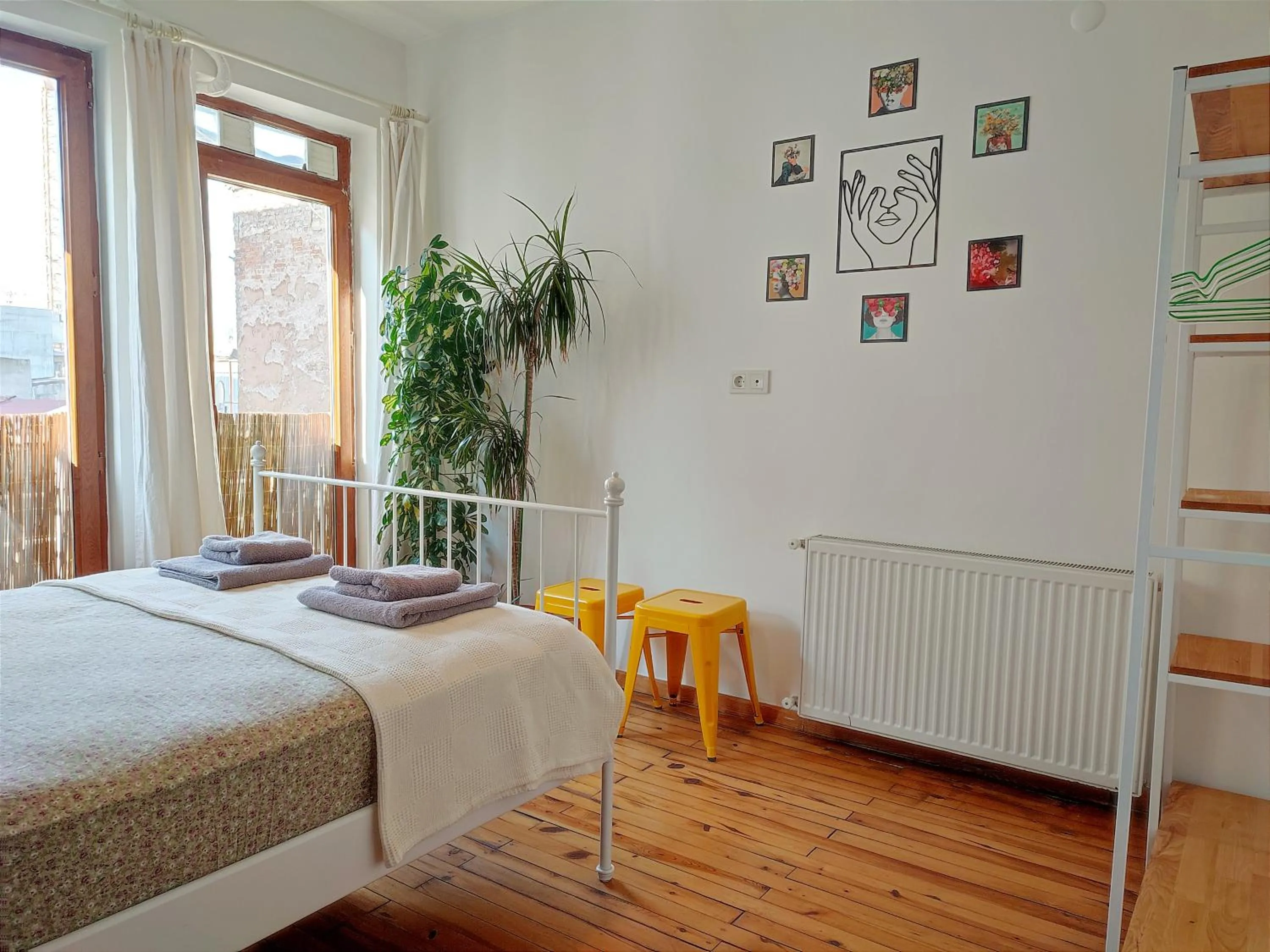 Bedroom, Bed in Kunterbunt Istanbul
