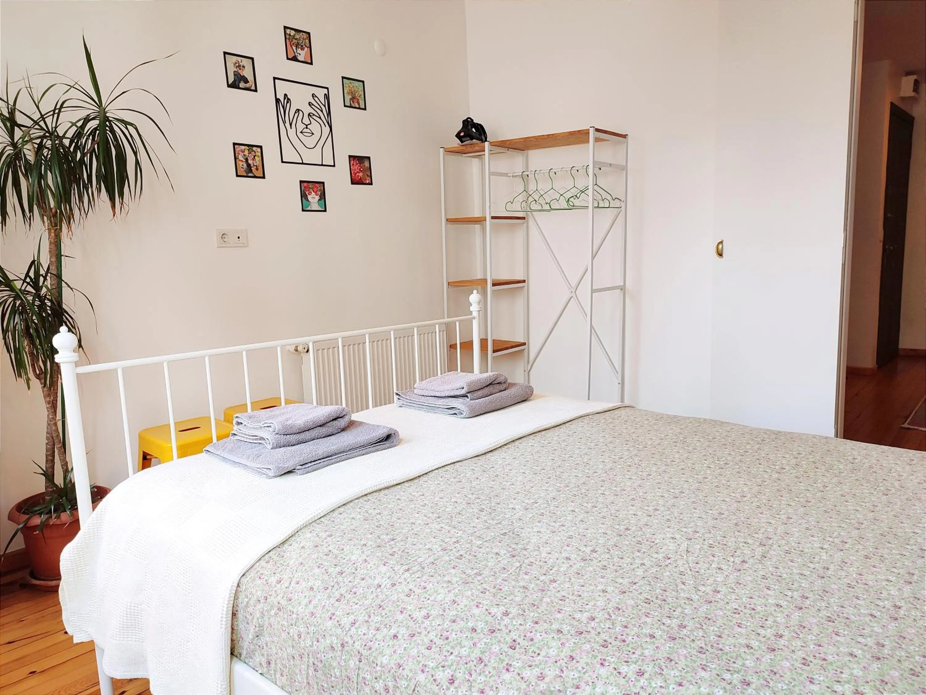 Bedroom, Bed in Kunterbunt Istanbul