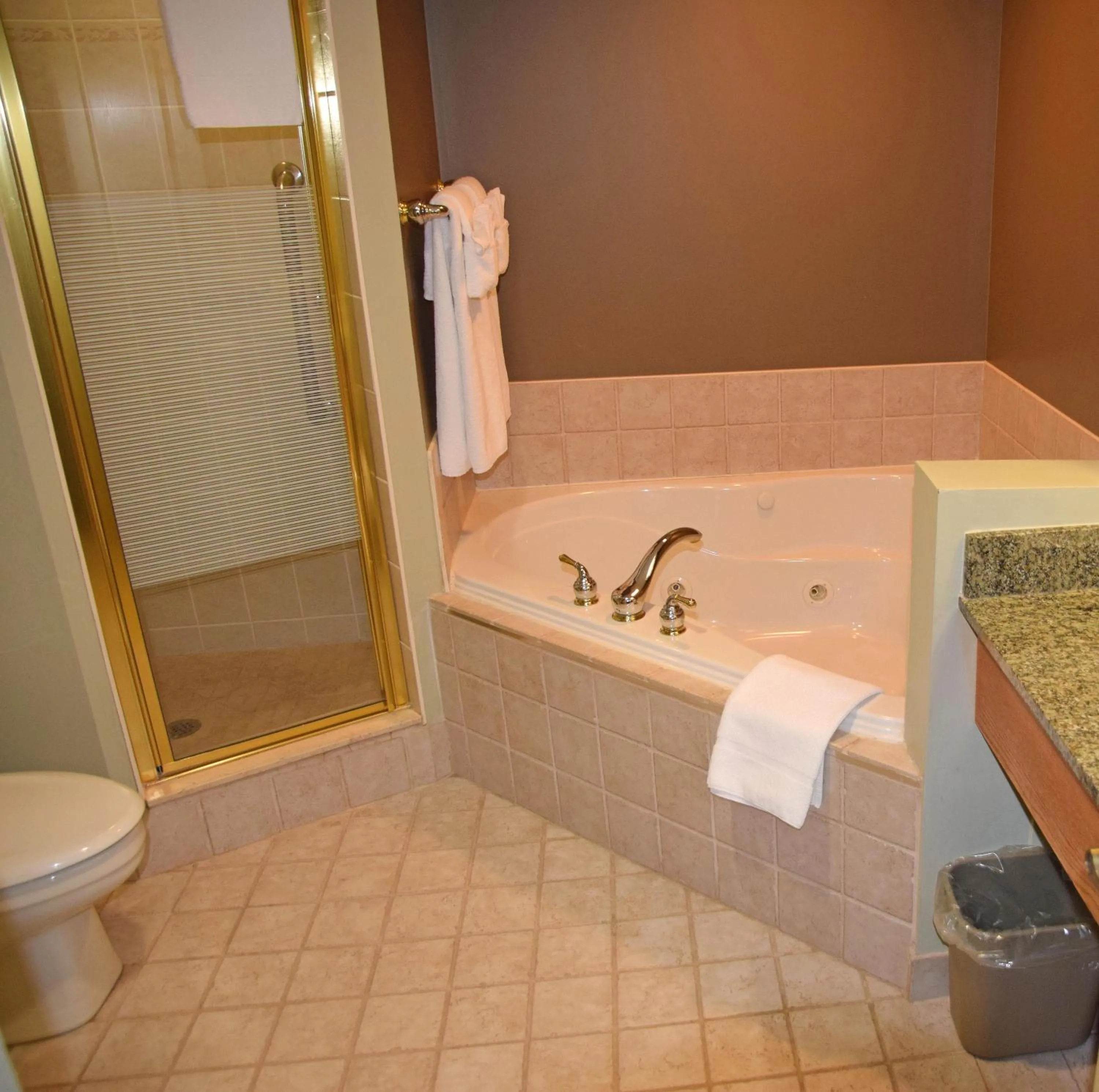 Bathroom in Stone Gate Inn