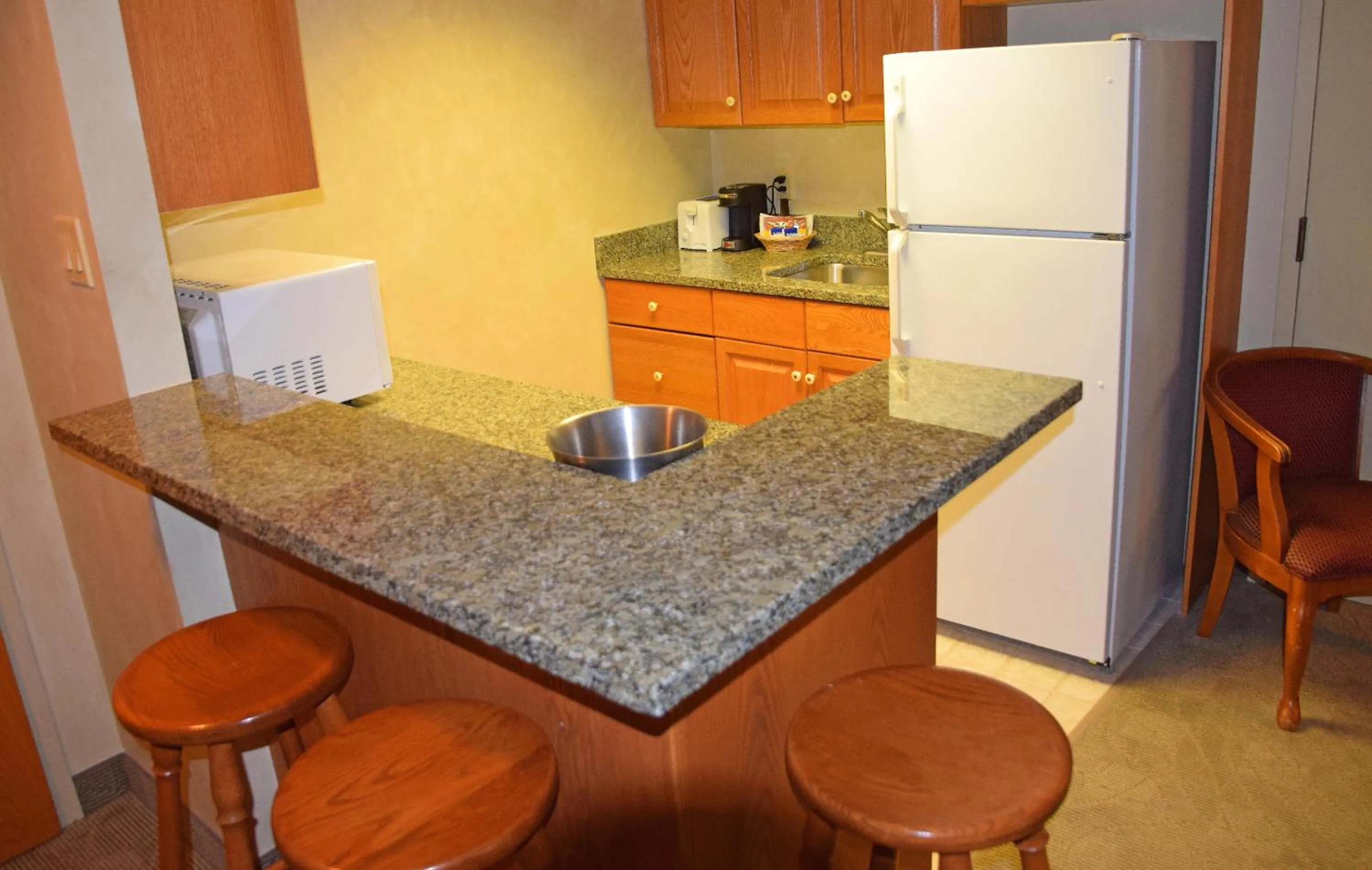 Kitchen or kitchenette in Stone Gate Inn