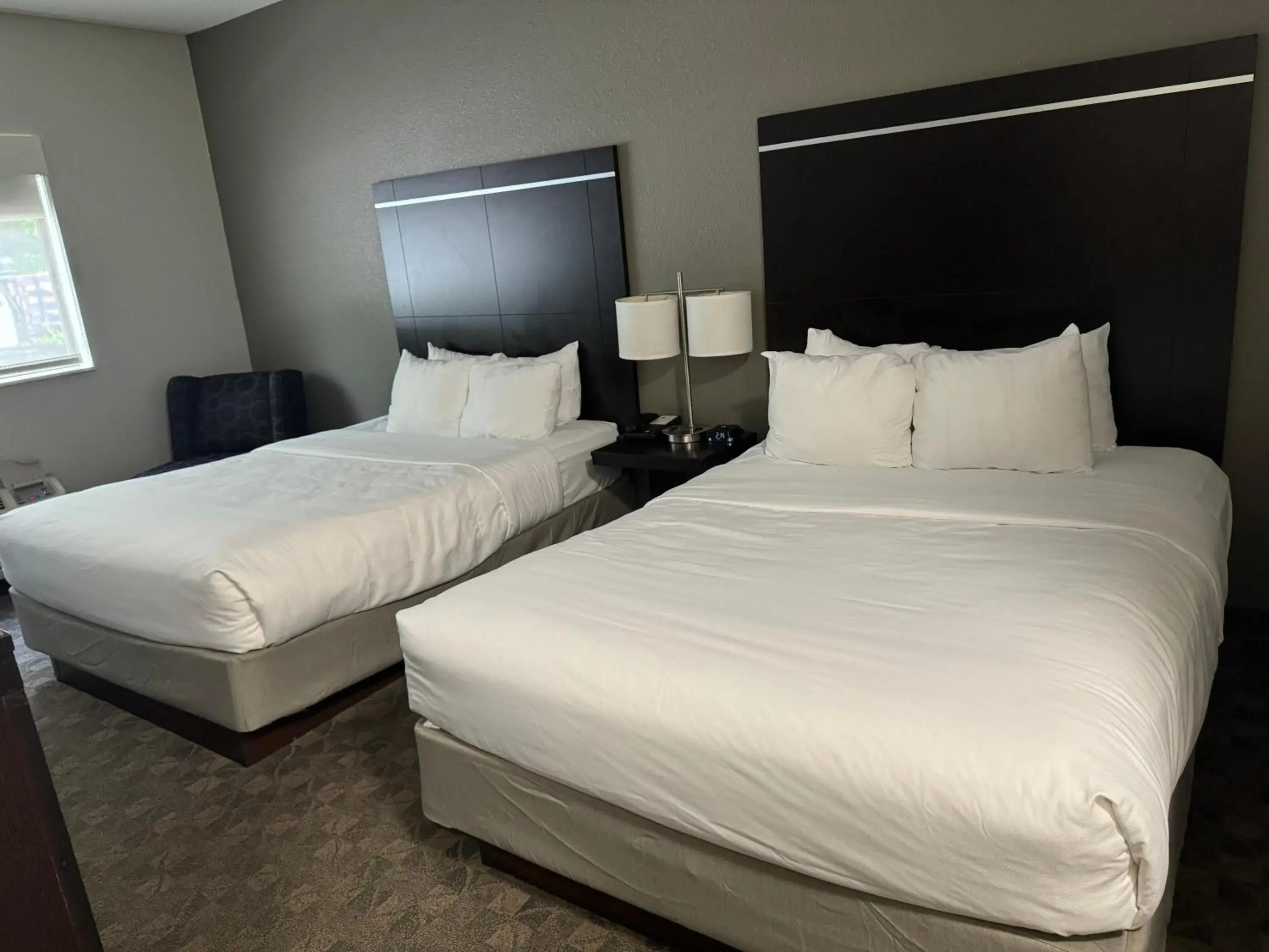 Queen Room with Two Queen Beds - Disability Access in Comfort Inn Huntington near University area Queen Room with Two Queen Beds - Disability Access in Comfort Inn Huntington near University area