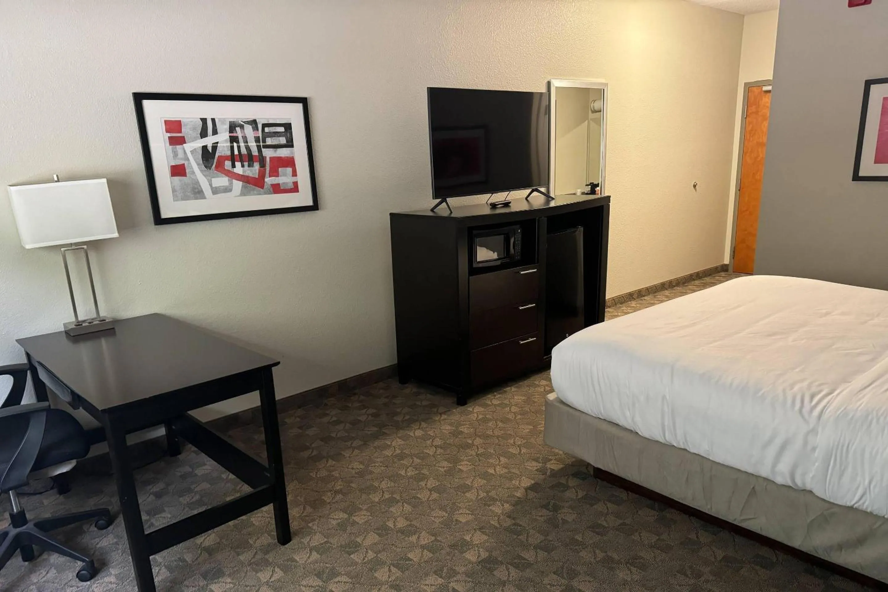 Bedroom, Bed in Comfort Inn Huntington near University area