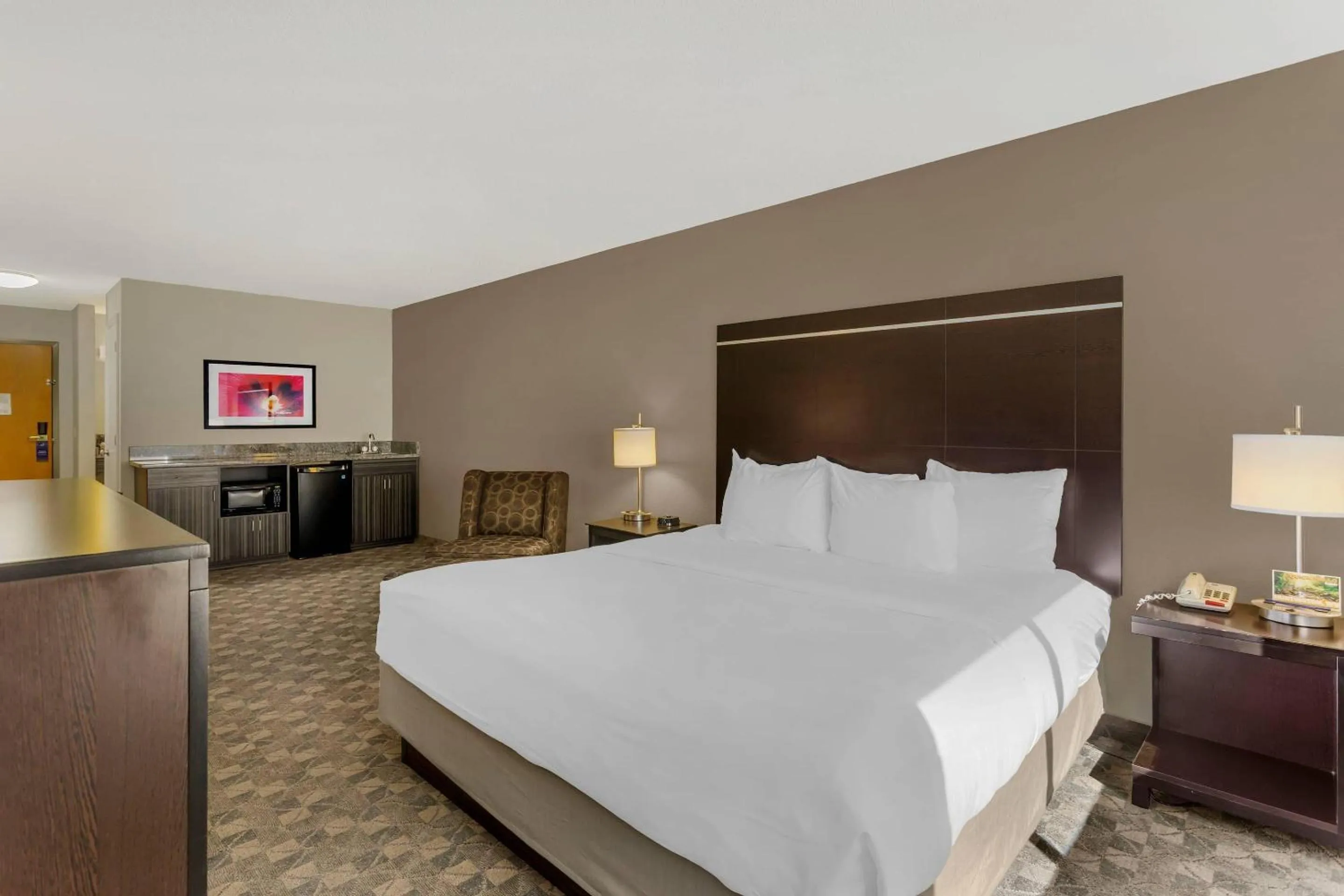 Bedroom, Bed in Comfort Inn Huntington near University area