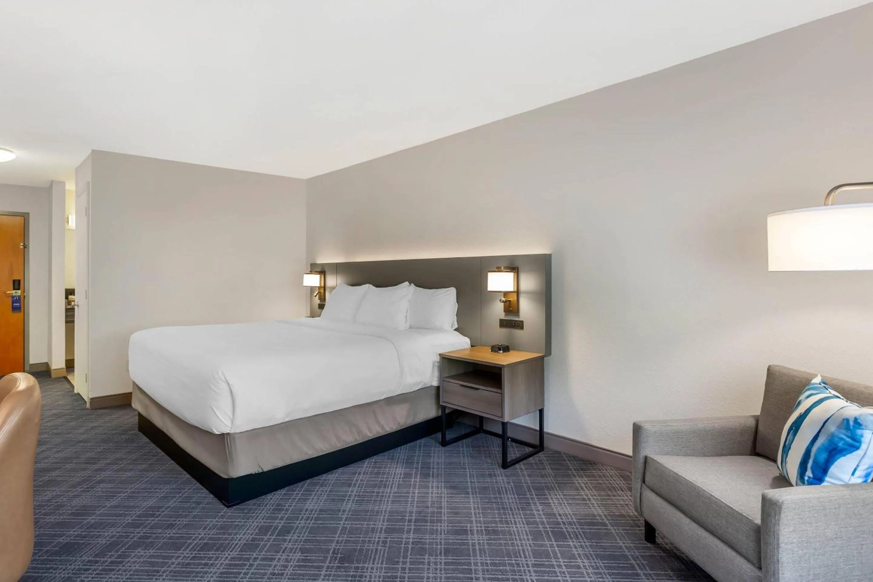 Bedroom, Bed in Comfort Inn Huntington near University area