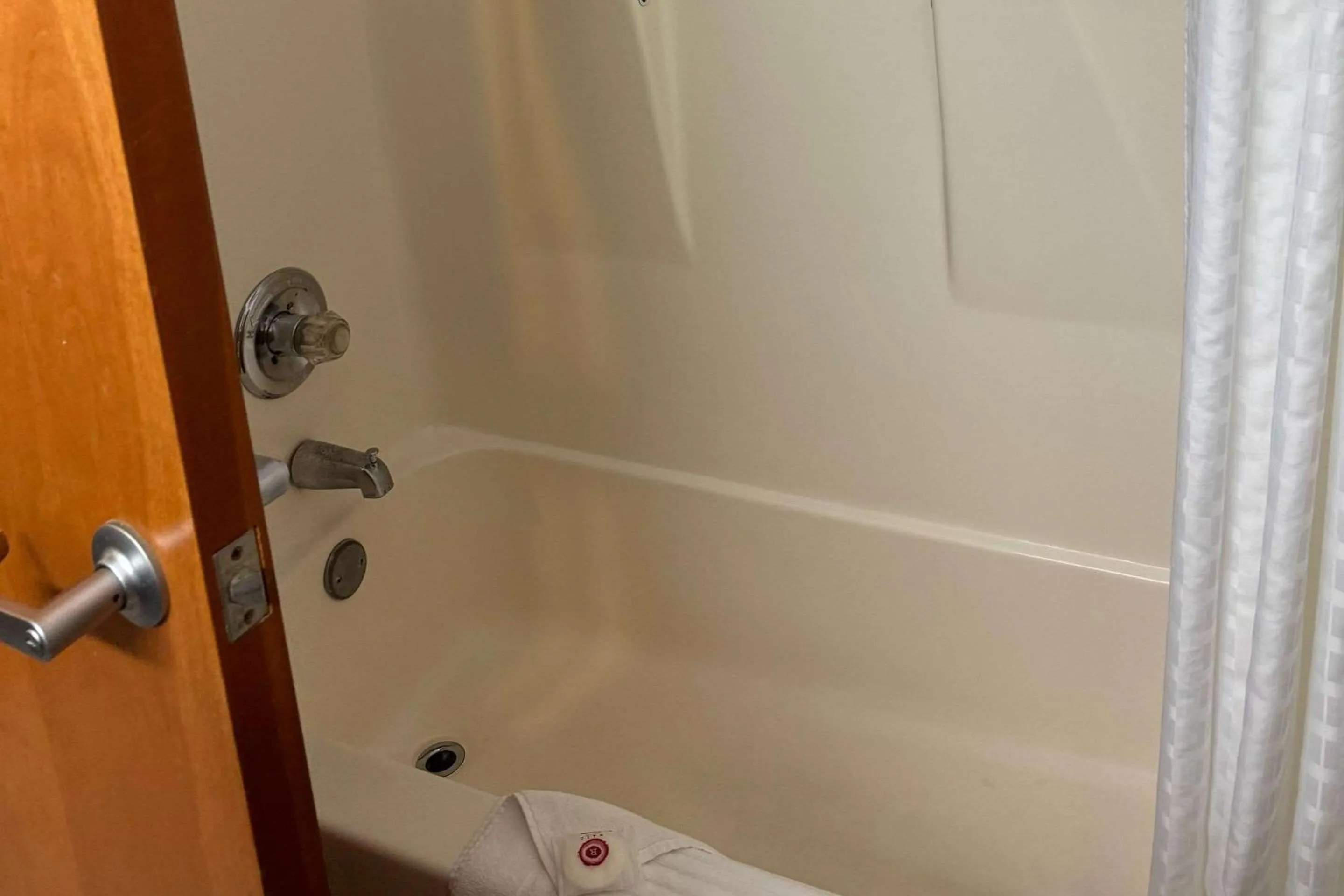 Bedroom in Comfort Inn Huntington near University area