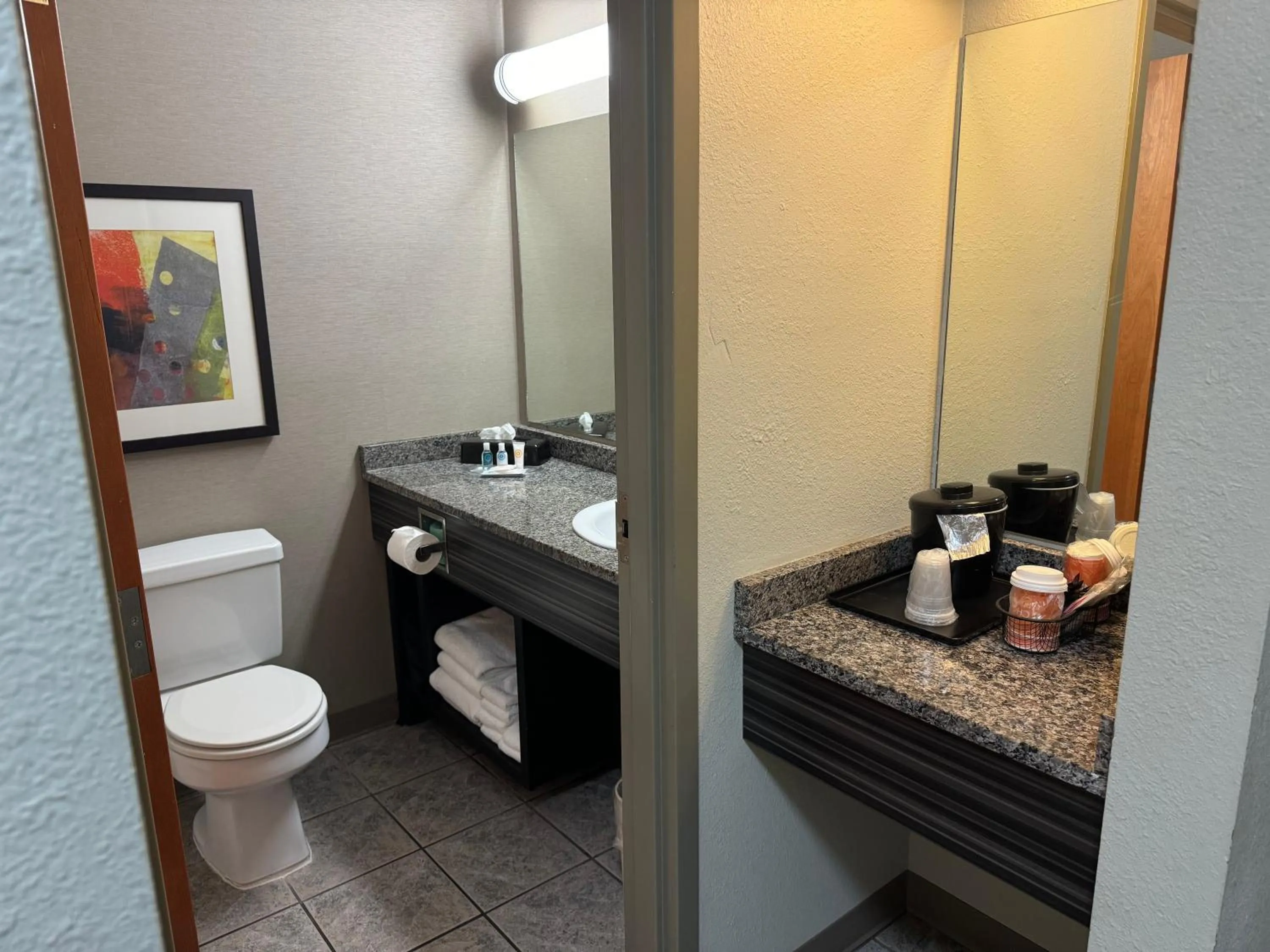 Bathroom in Comfort Inn Huntington near University area