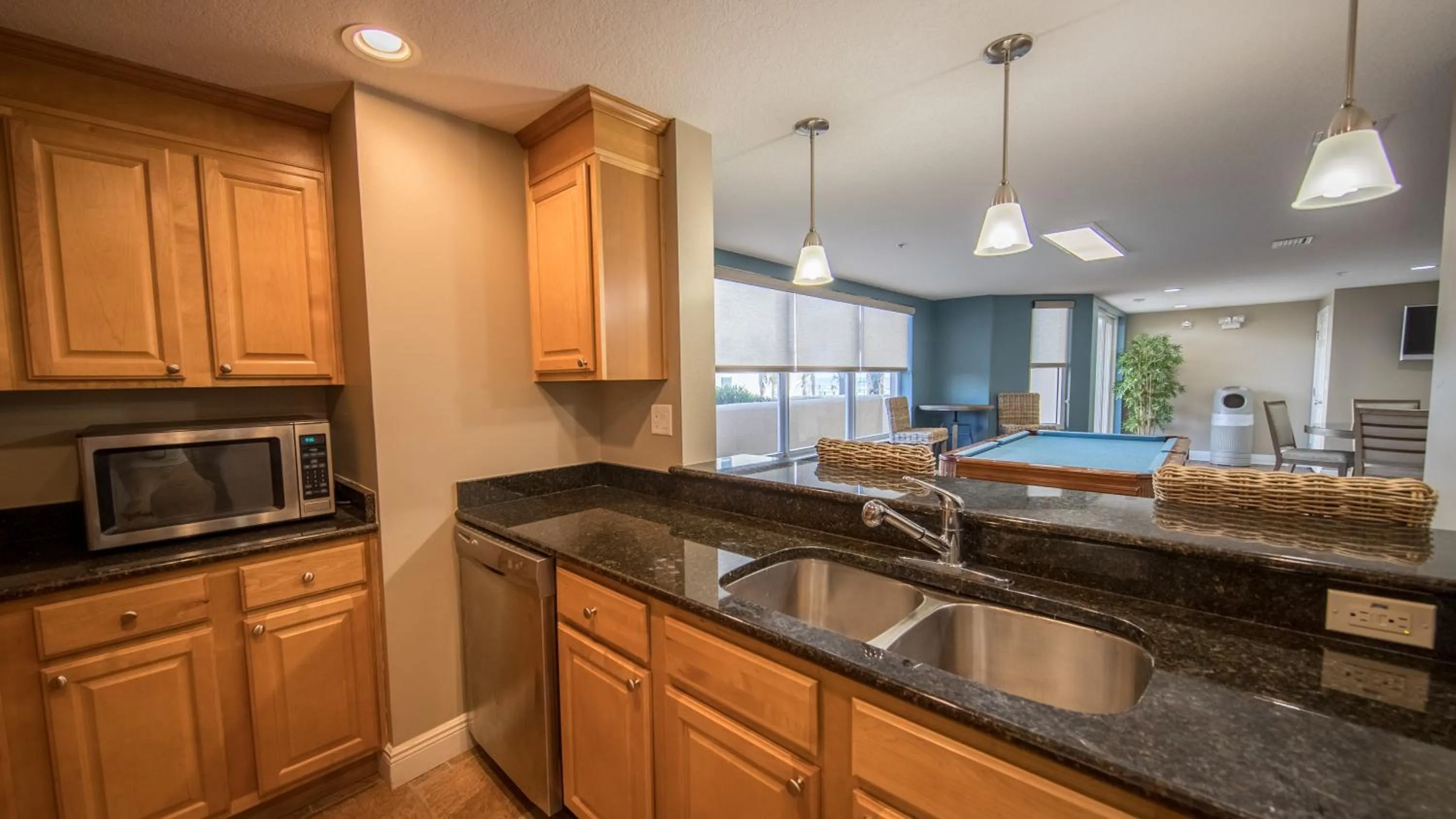 Communal lounge/ TV room in Family Friendly - Direct Oceanfront Sanibel 303