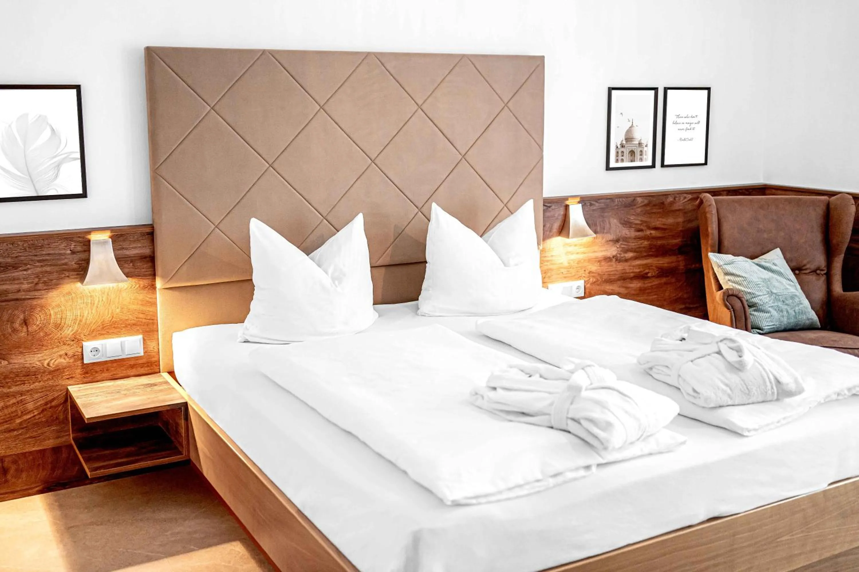 Photo of the whole room, Bed in Villa Thermale