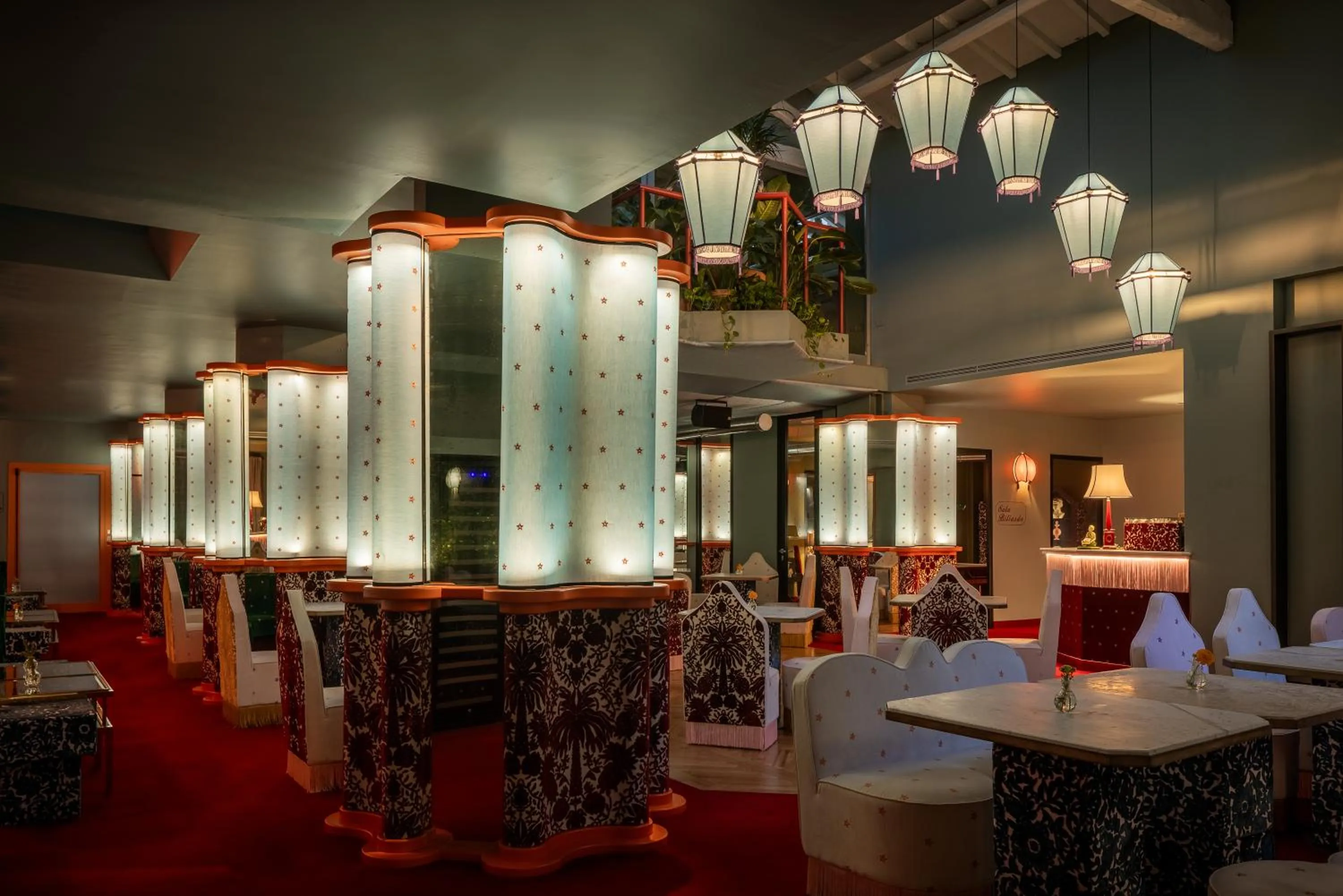 Evening entertainment in Hotel Number Nine