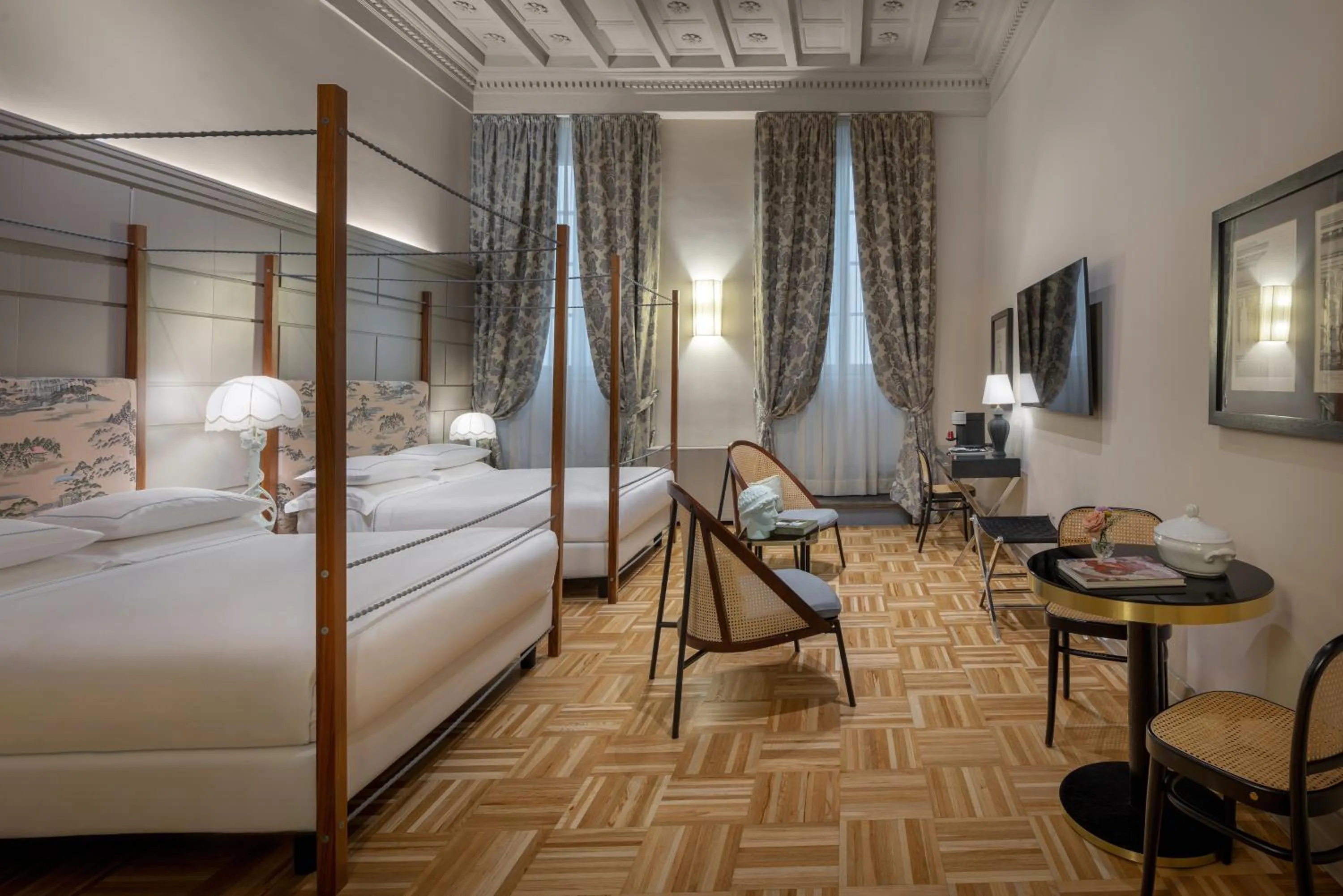 Photo of the whole room, Bed in Hotel Number Nine