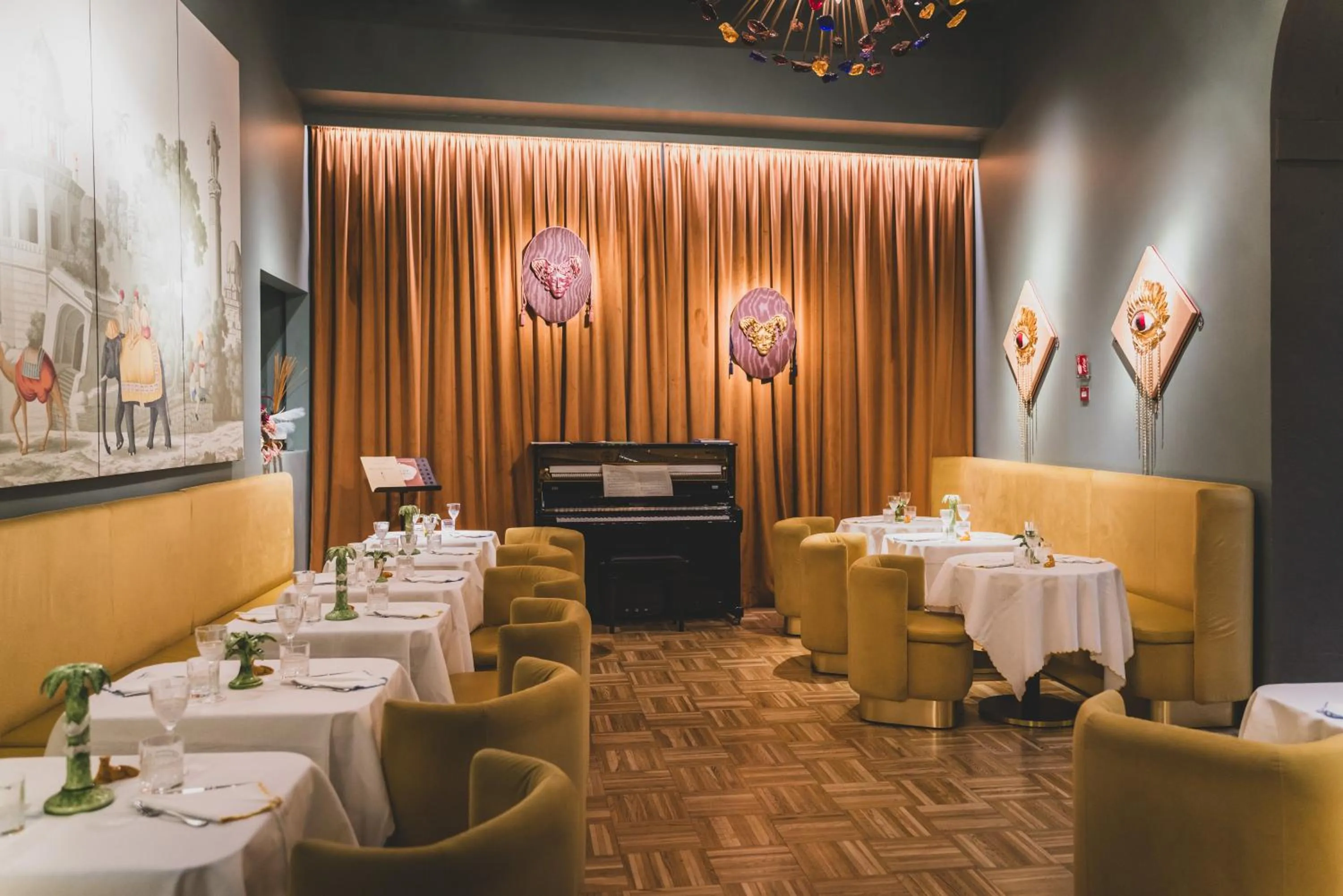 Restaurant/places to eat in Hotel Number Nine