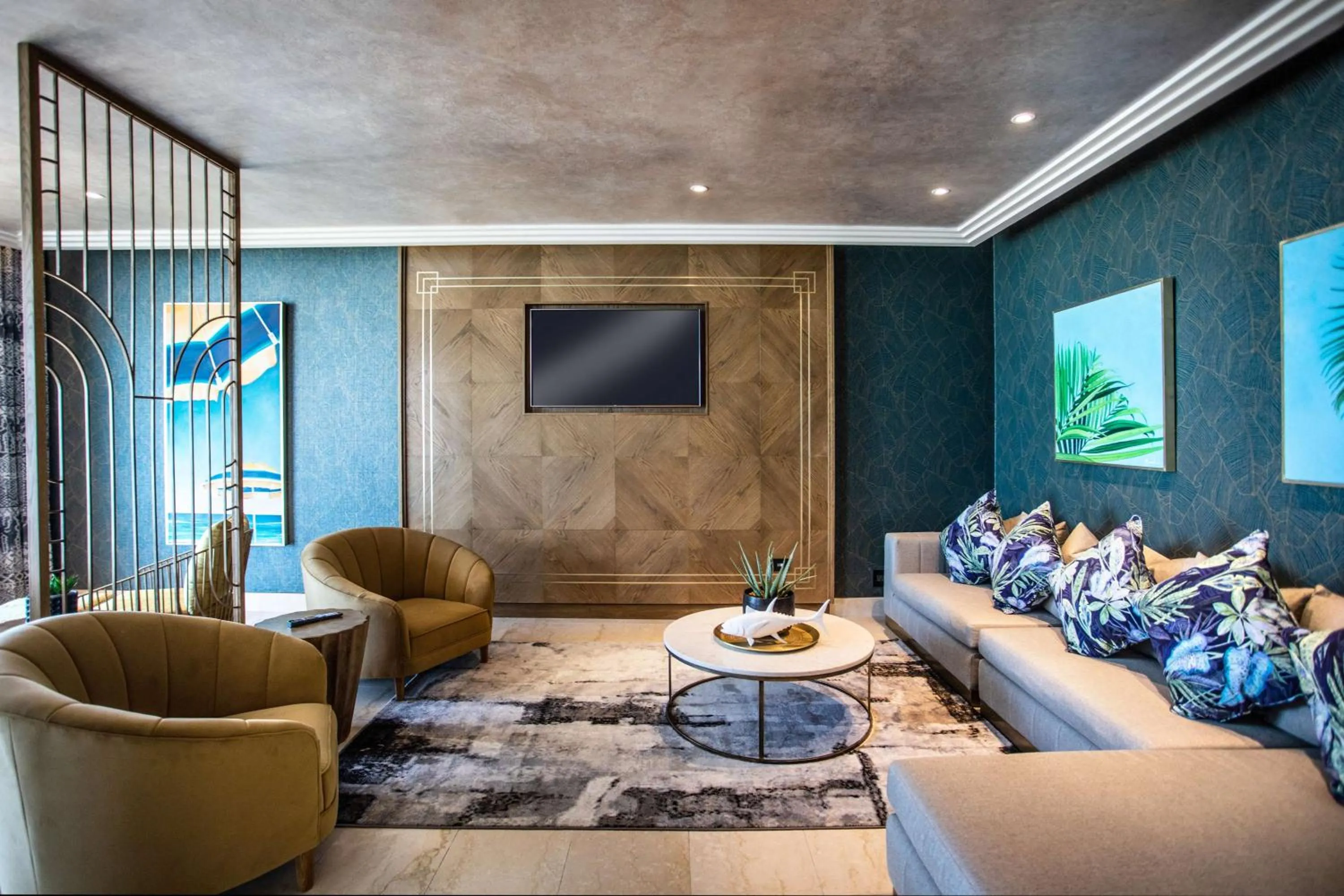 Living room in Suncoast Hotel & Towers