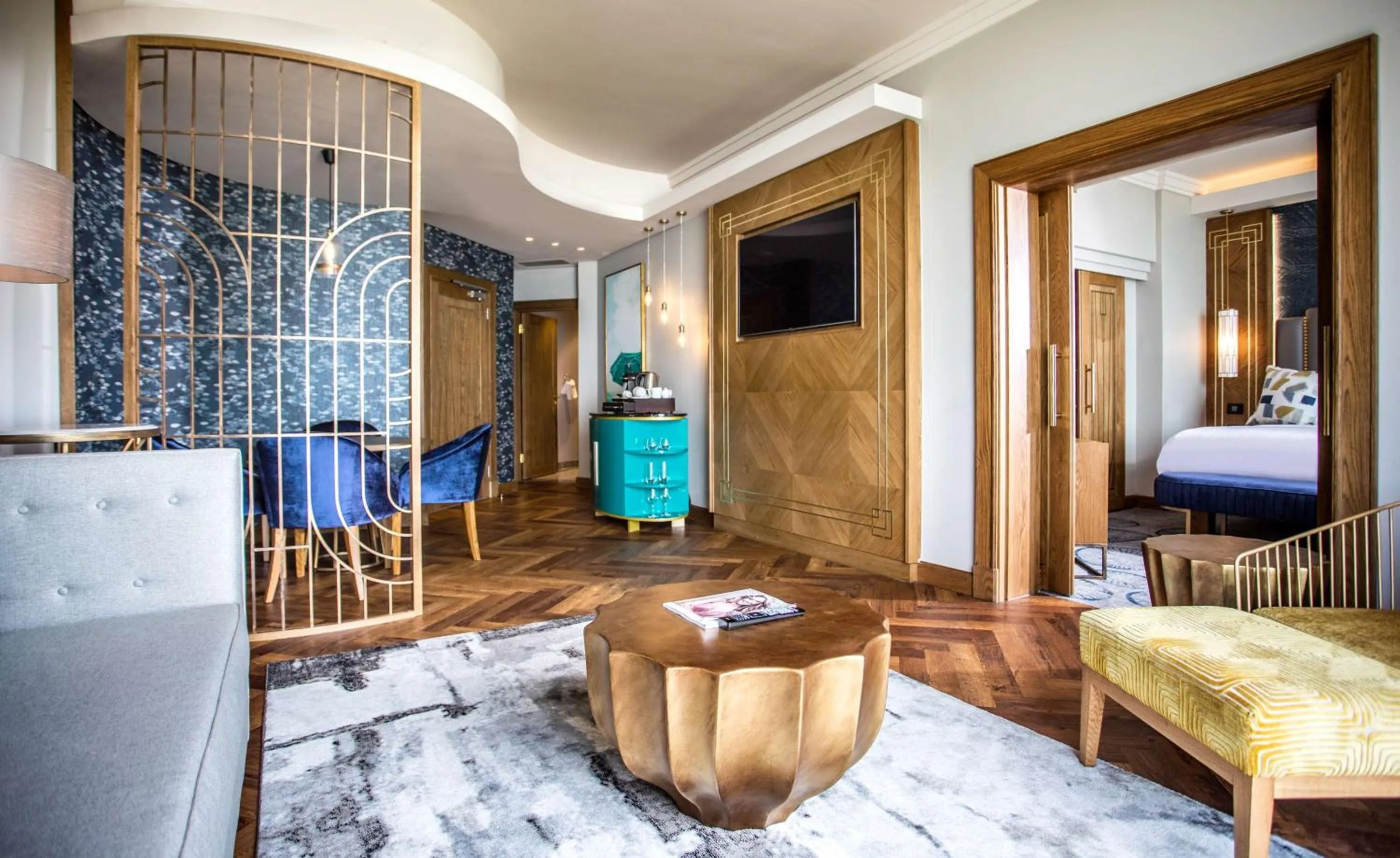 Photo of the whole room, Bed in Suncoast Hotel & Towers