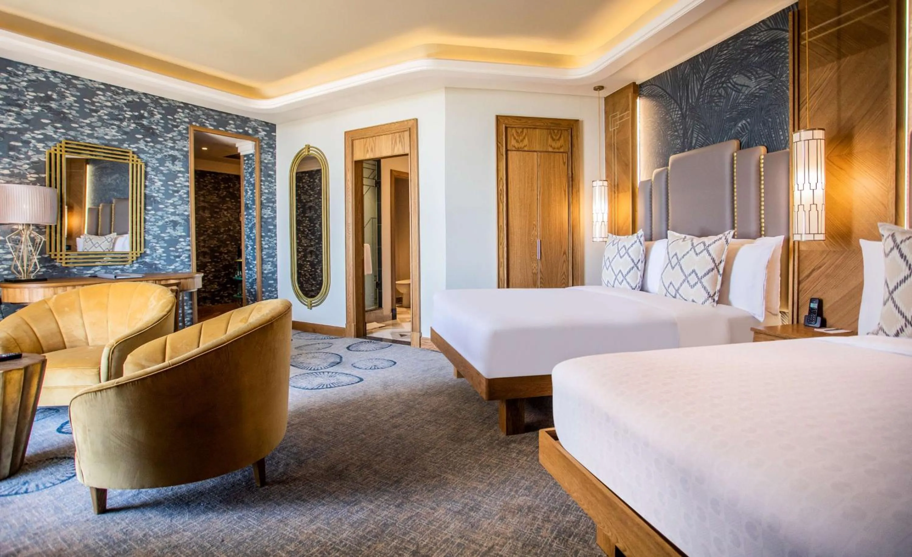 Photo of the whole room, Bed in Suncoast Hotel & Towers