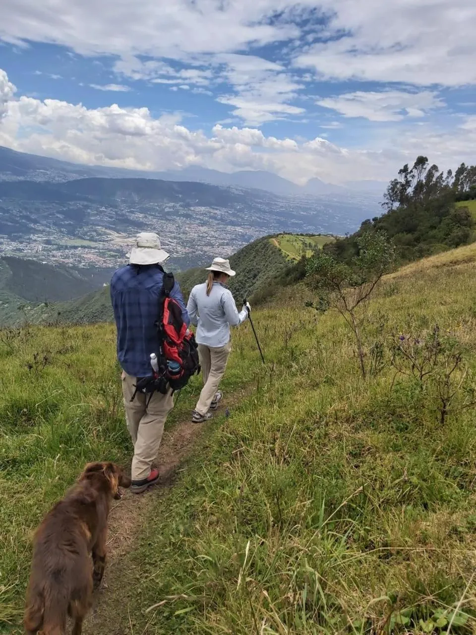 Hiking in Ilatoa Lodge