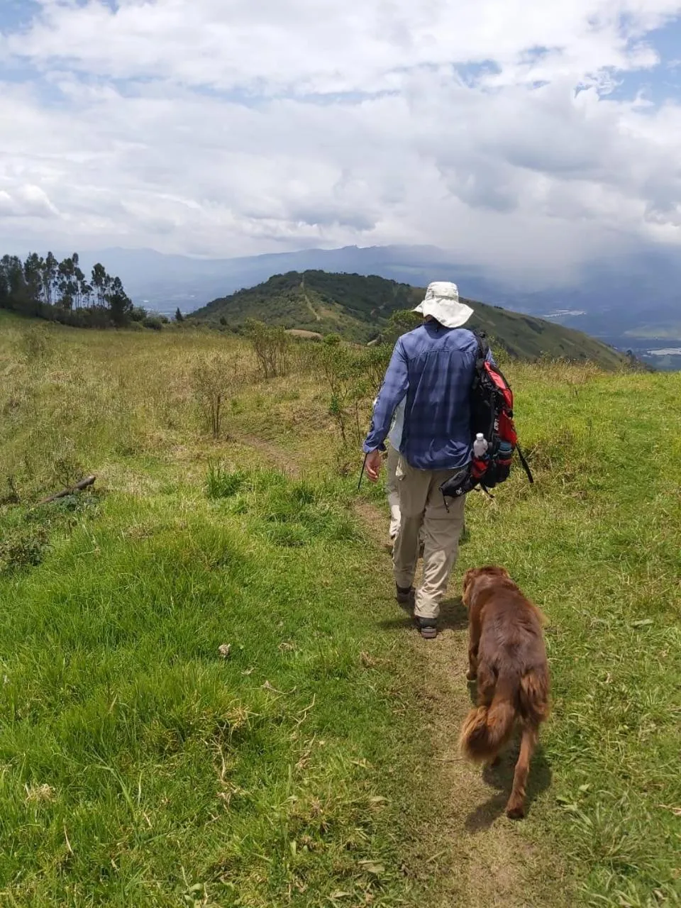 Hiking in Ilatoa Lodge