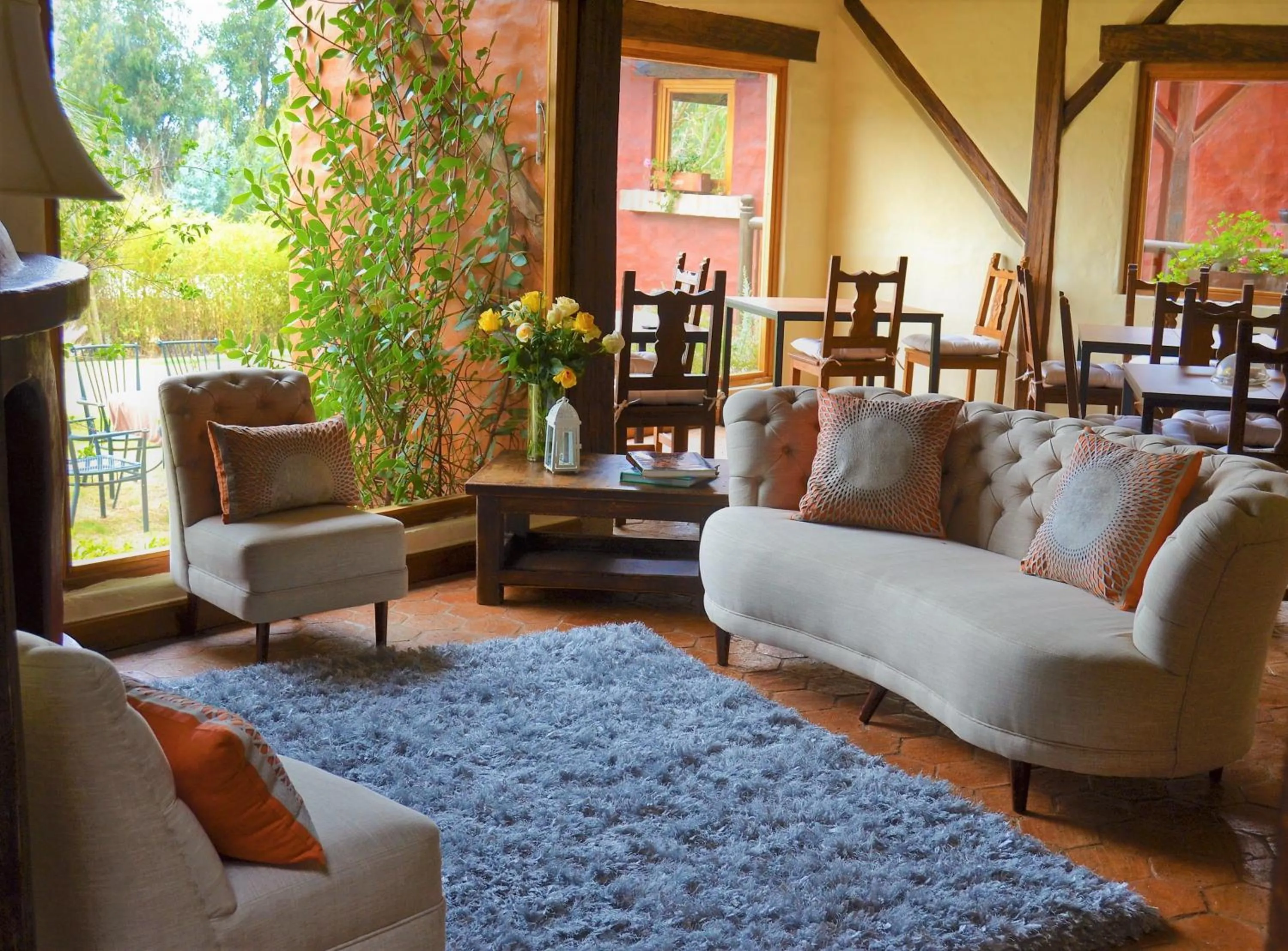 Living room in Ilatoa Lodge