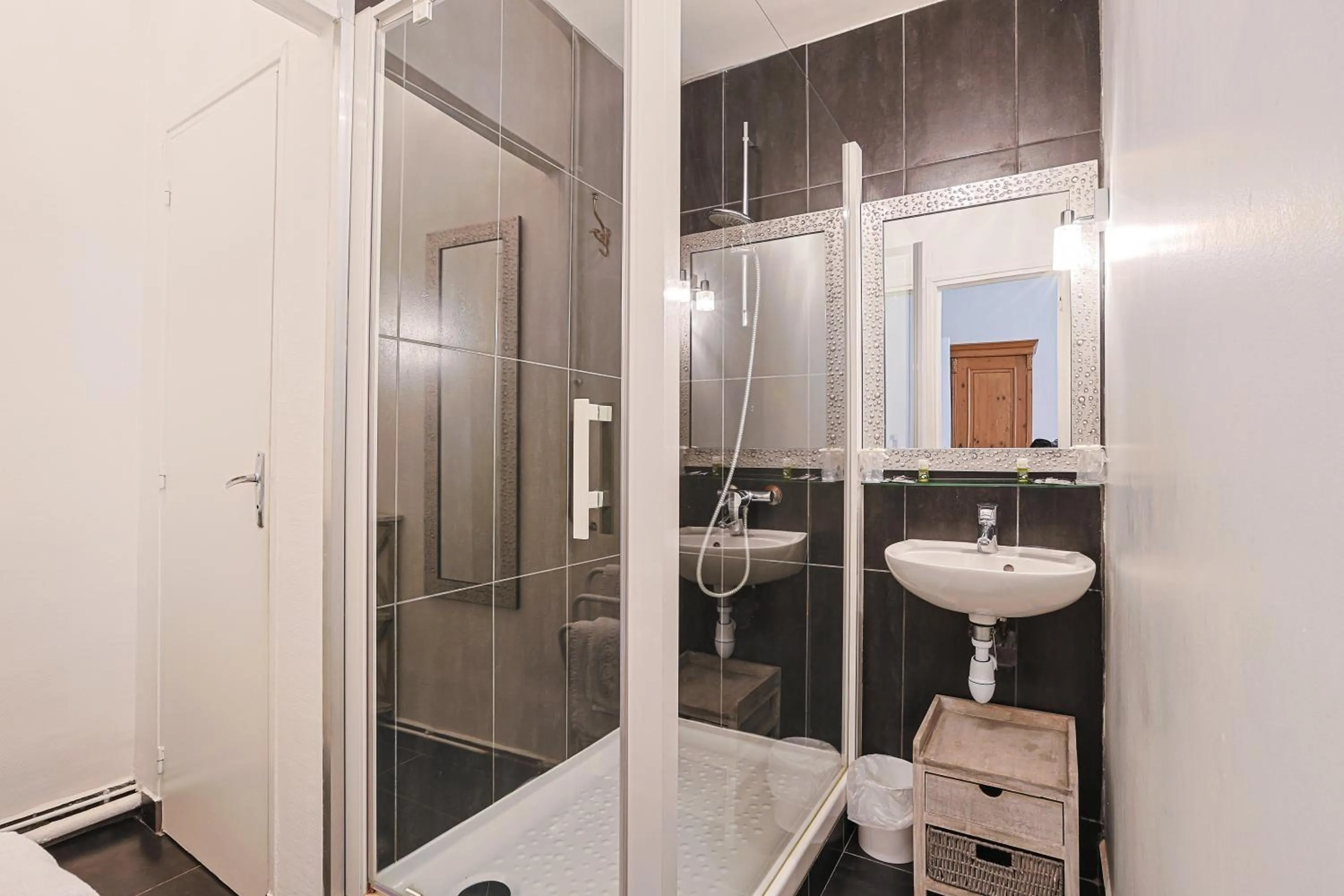 Shower in Hôtel François d'O