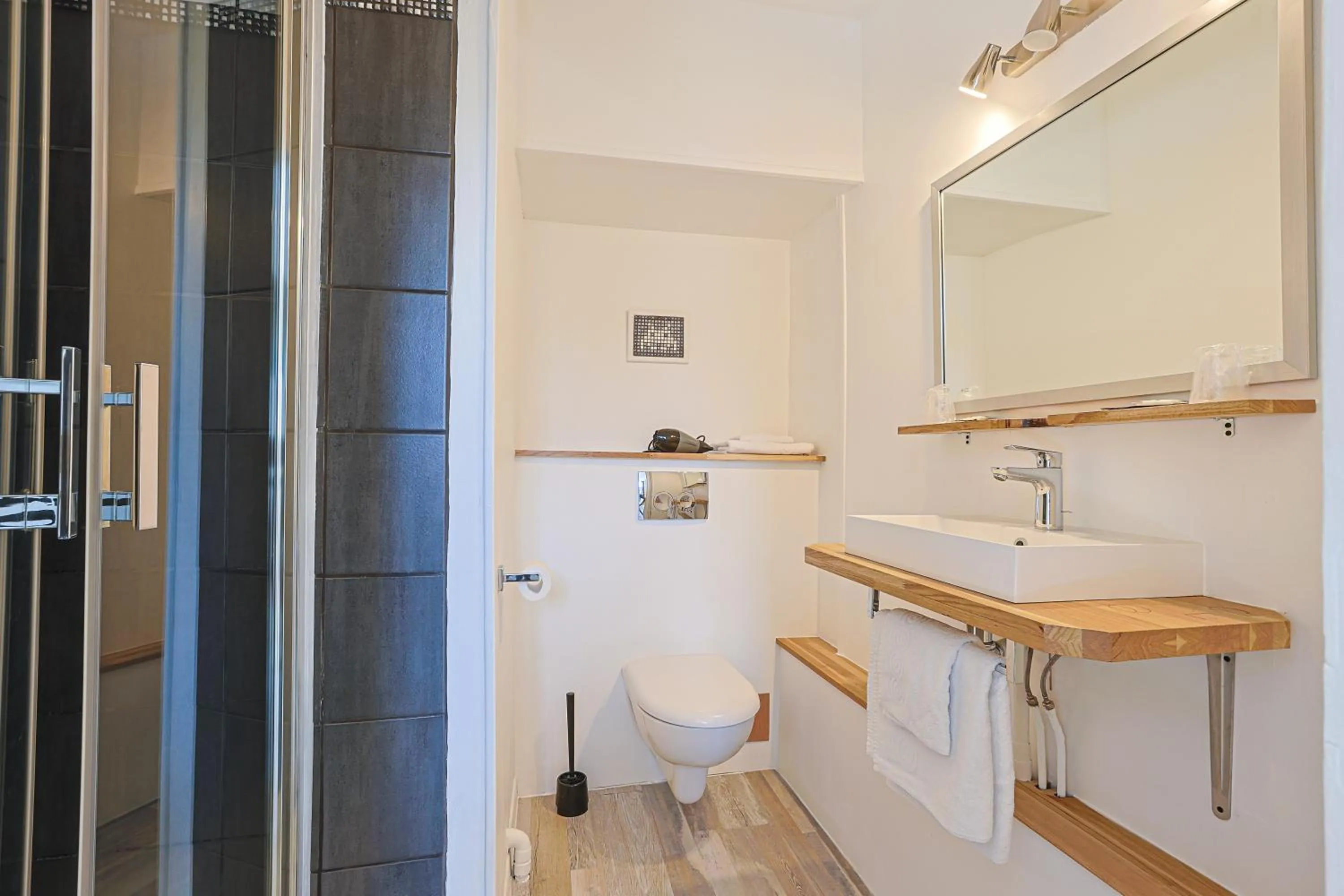 Shower in Hôtel François d'O